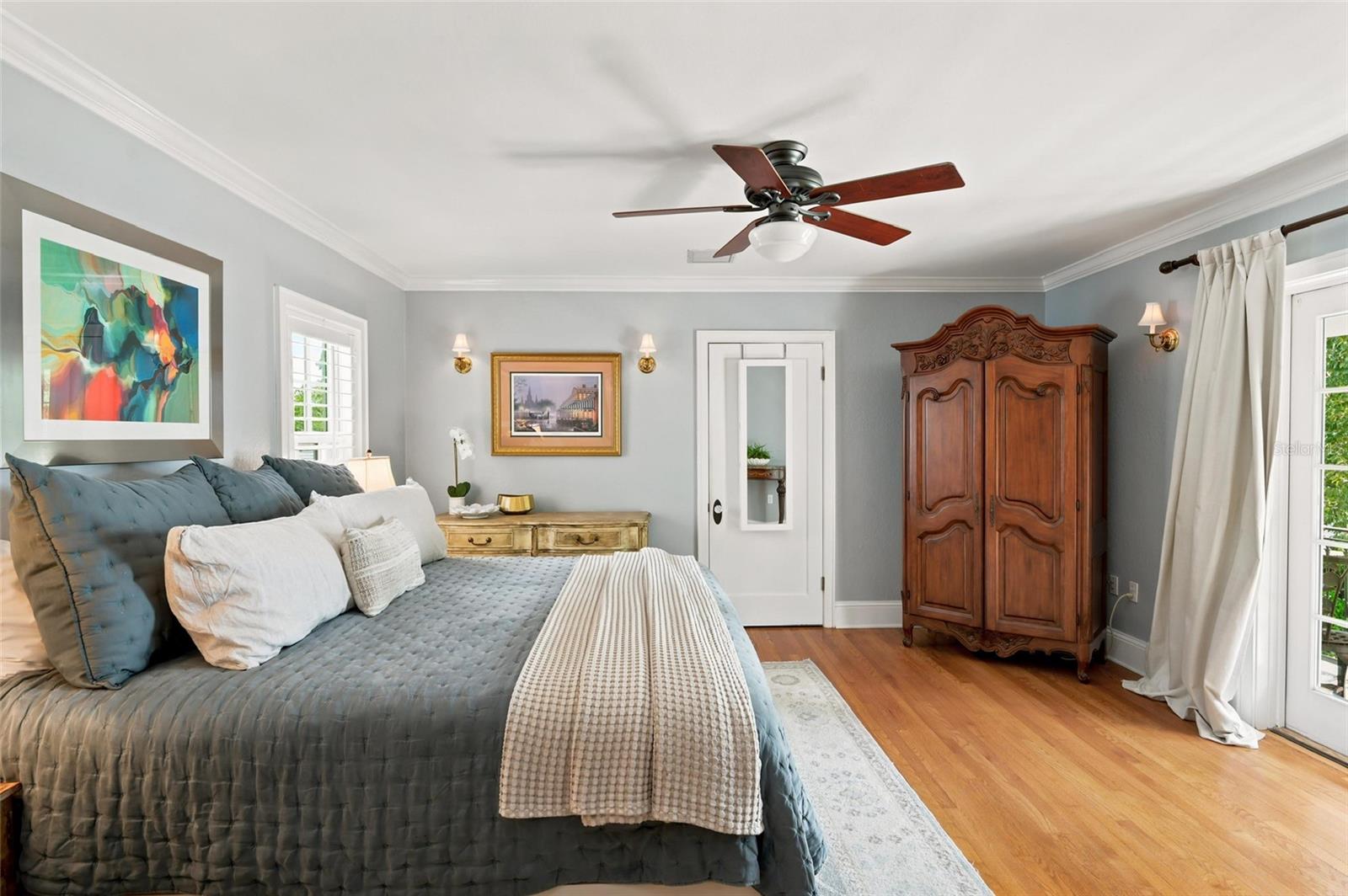 Second-Floor Primary Suite