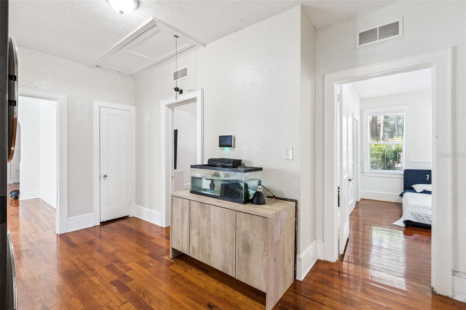 317 E MAIN STREET, Tavares, FL 32778