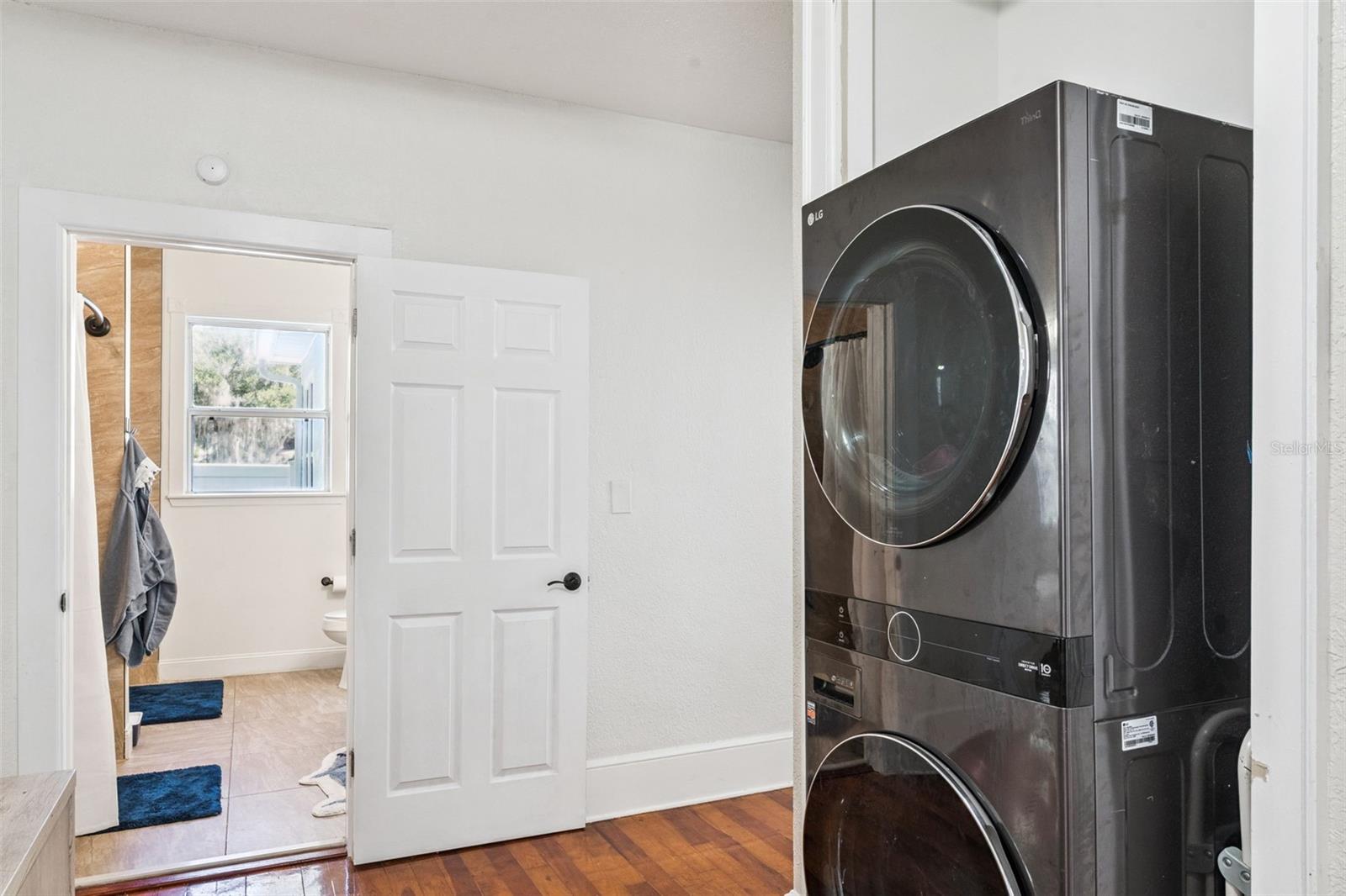 317 E MAIN STREET, Tavares, FL 32778