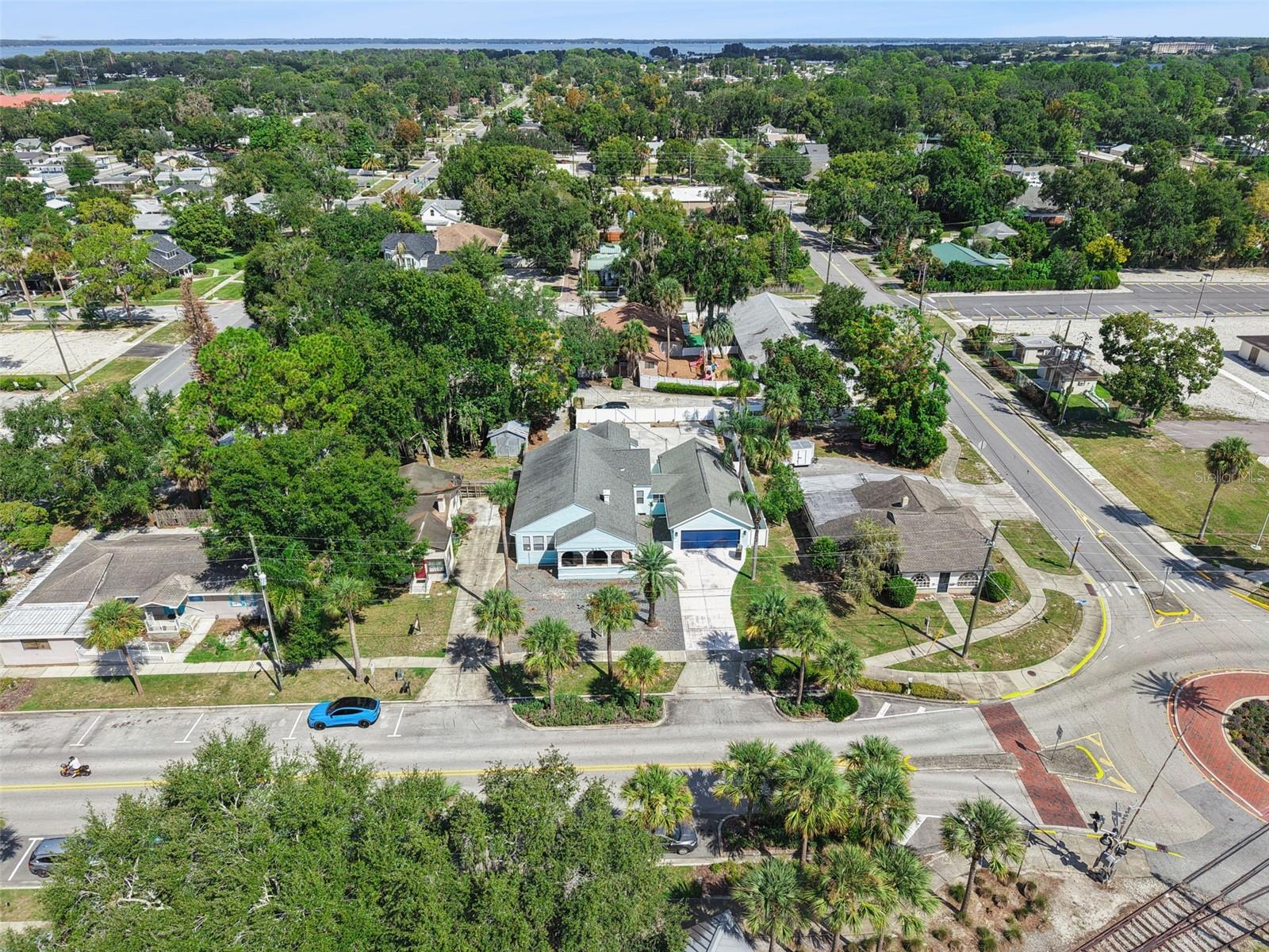 317 E MAIN STREET, Tavares, FL 32778