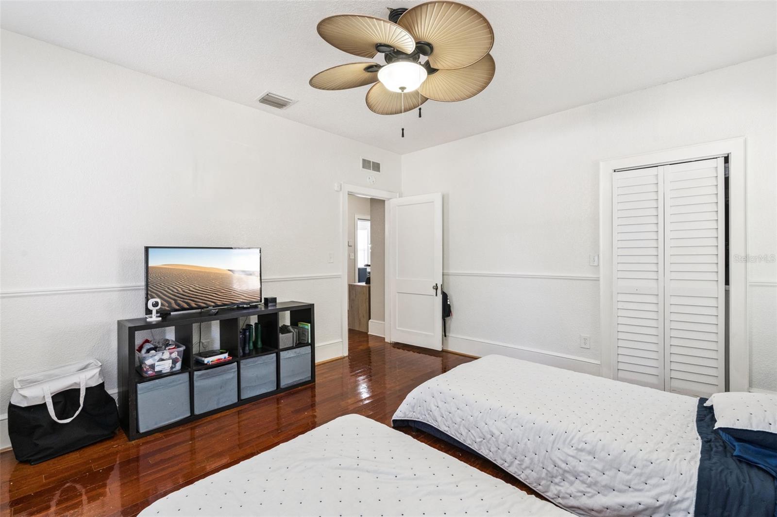 317 E MAIN STREET, Tavares, FL 32778