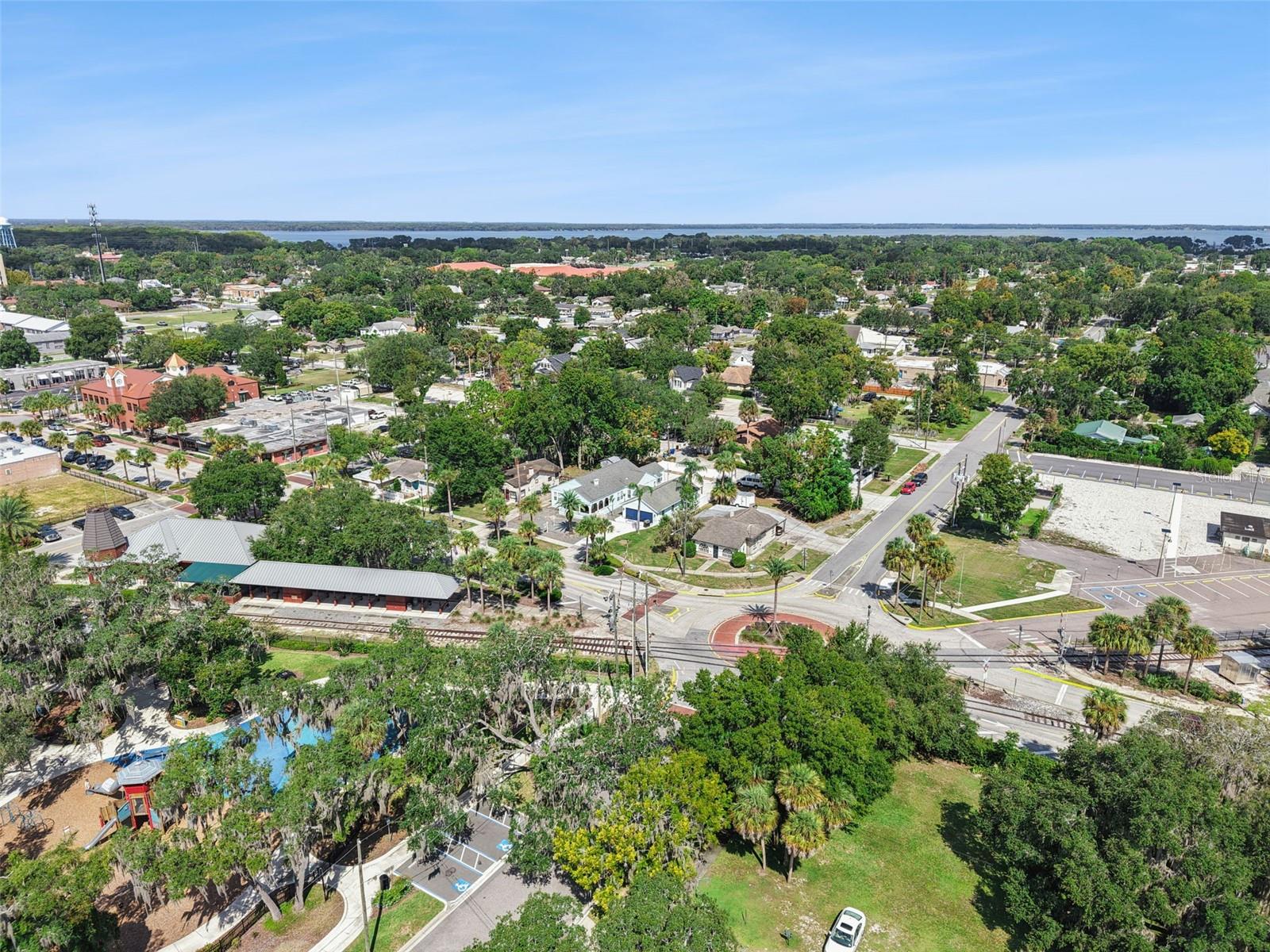 317 E MAIN STREET, Tavares, FL 32778