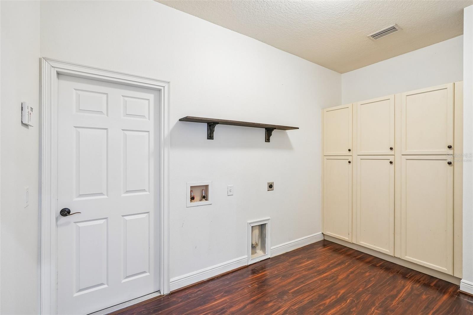 Virtually staged Laundry room
