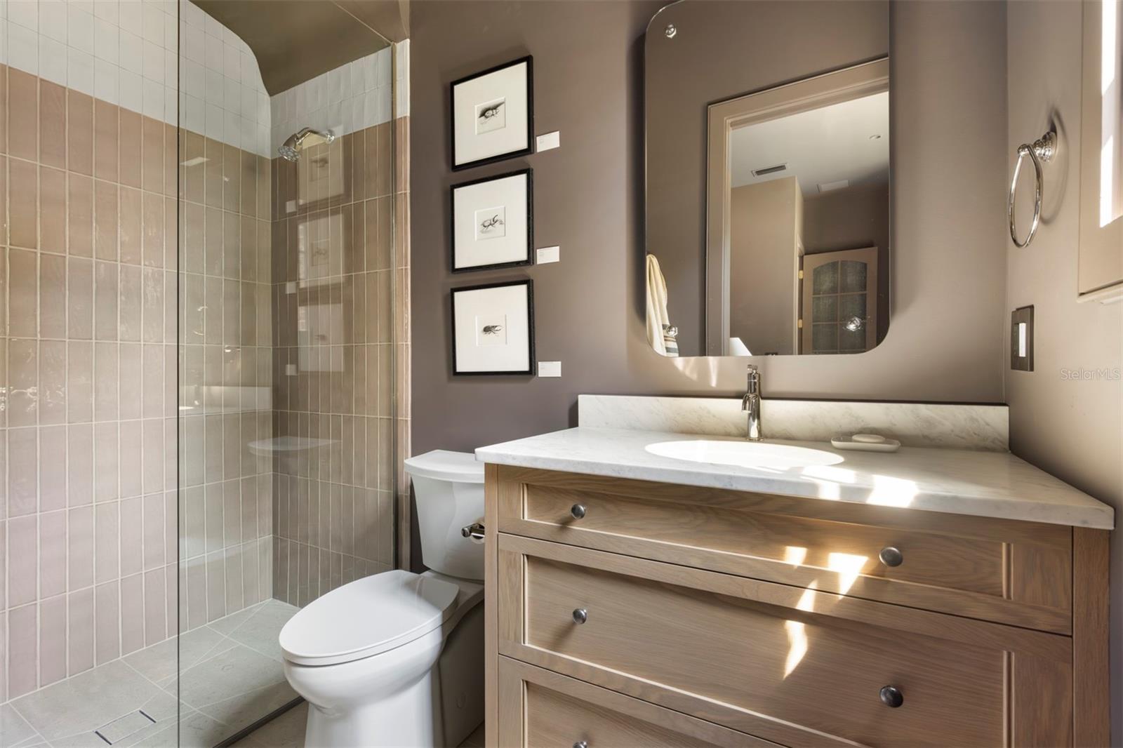 Library - Ensuite Bath