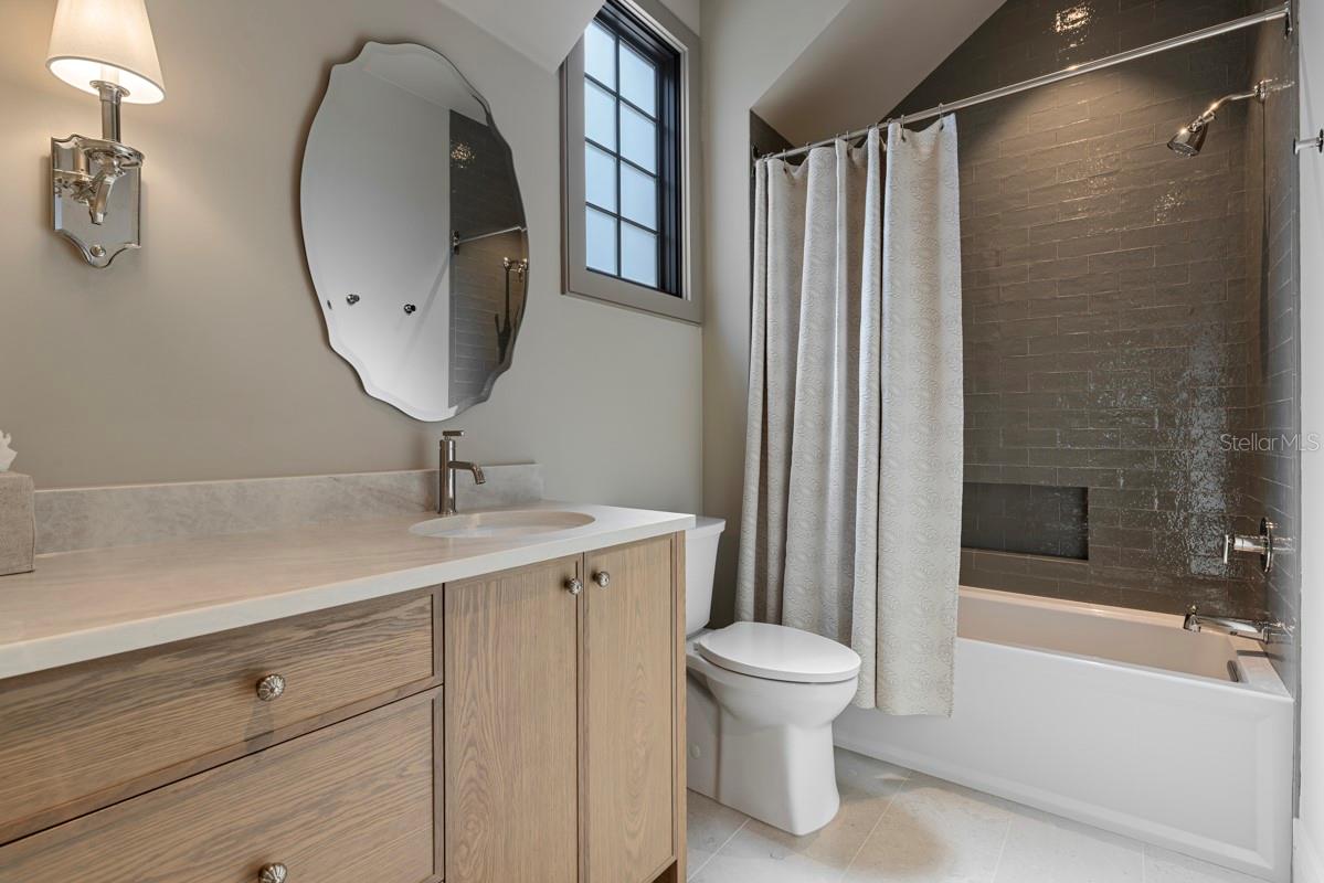 Bedroom 2 - Ensuite Bath