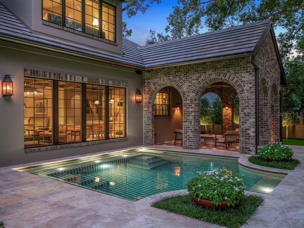 Pool/Lanai