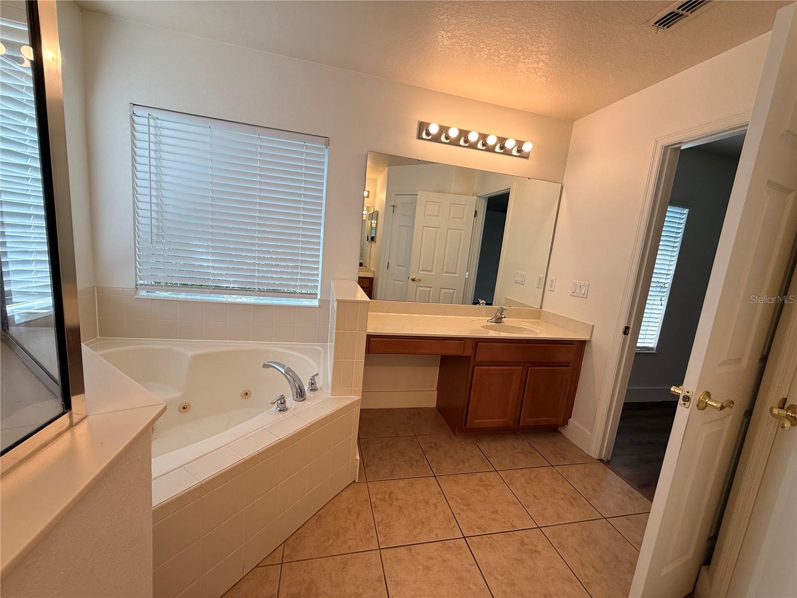 9226 KENSINGTON ROW COURT, Orlando, FL 32827