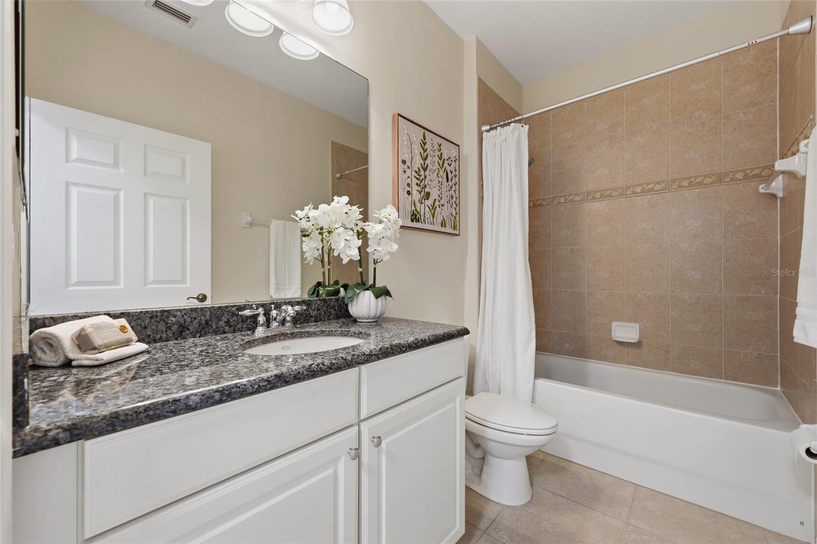 1674 LAKEMONT AVENUE, #101, Orlando, FL 32814