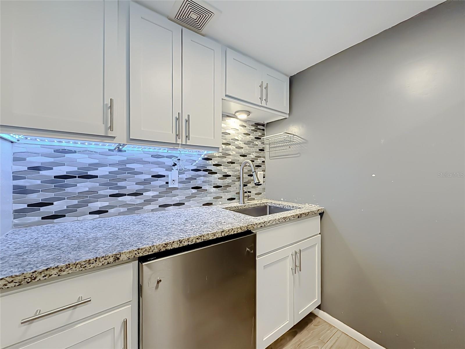 131 WATER FRONT WAY, #220, Altamonte Springs, FL 32701
