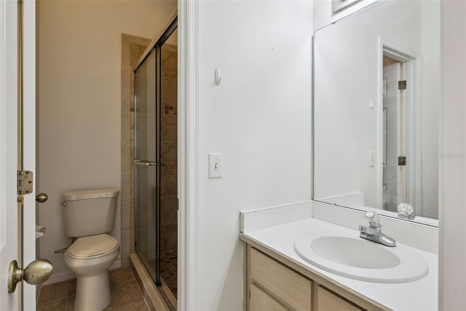 Upstairs vanity 2 with dual access