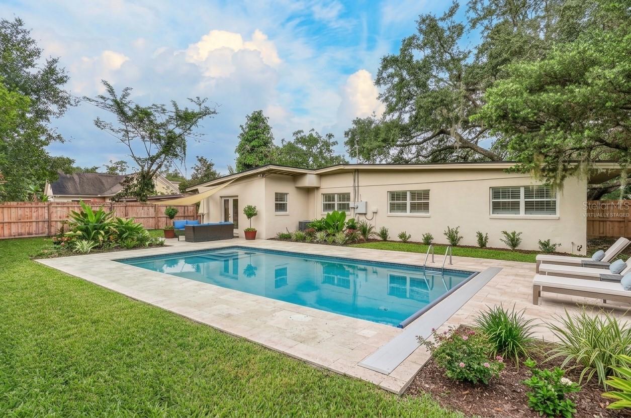 VIRTUALLY STAGED POOL AND LANDSCAPING