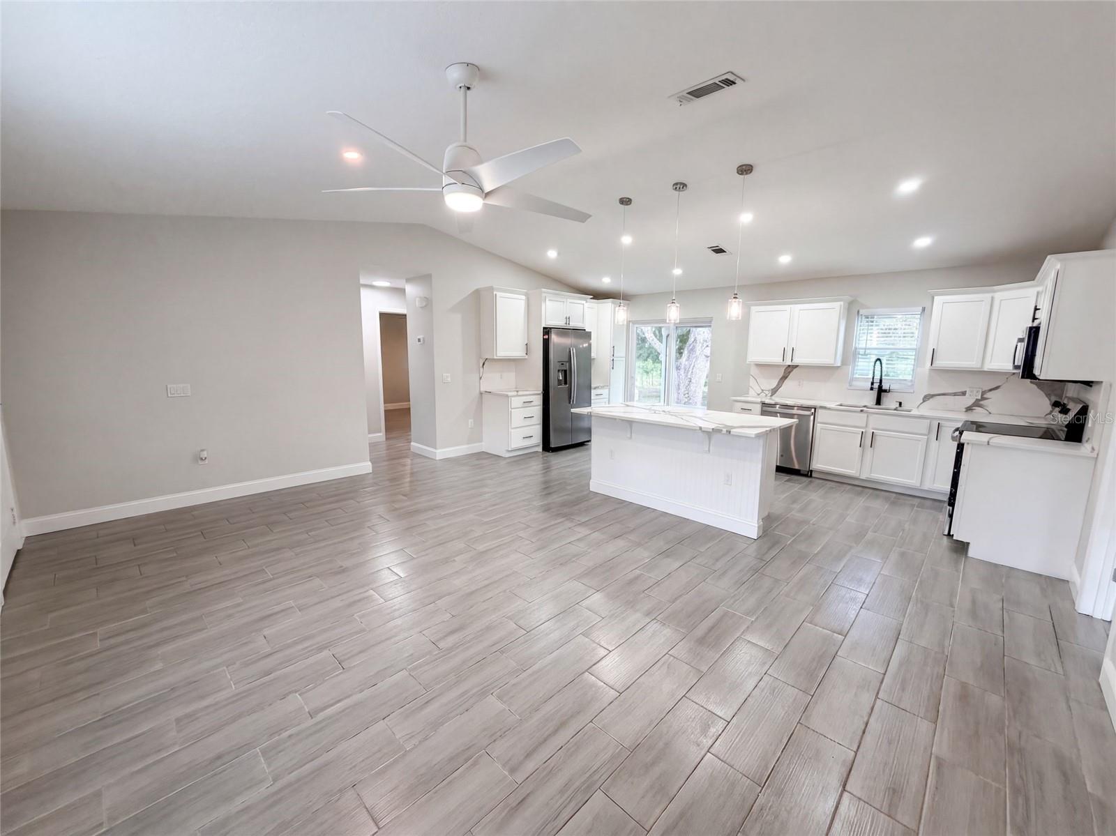 8165 RIDGE ROAD, Weeki Wachee, FL 34613