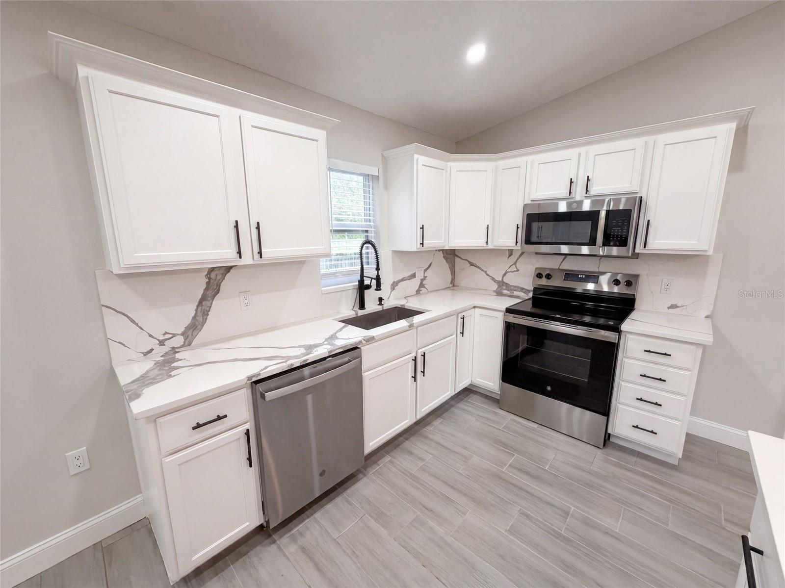 8165 RIDGE ROAD, Weeki Wachee, FL 34613