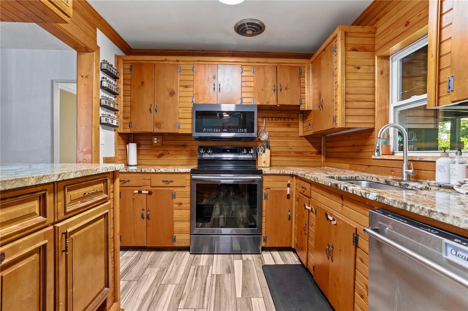 6809 WILLOUGHBY LANE, Belle Isle, FL 32812