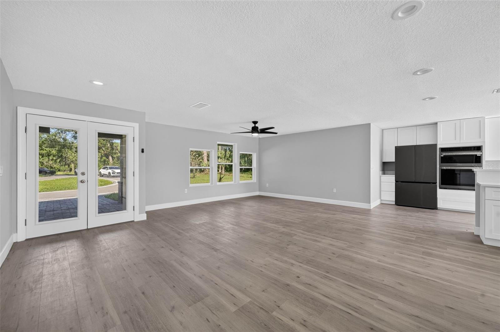 Foyer-Living room