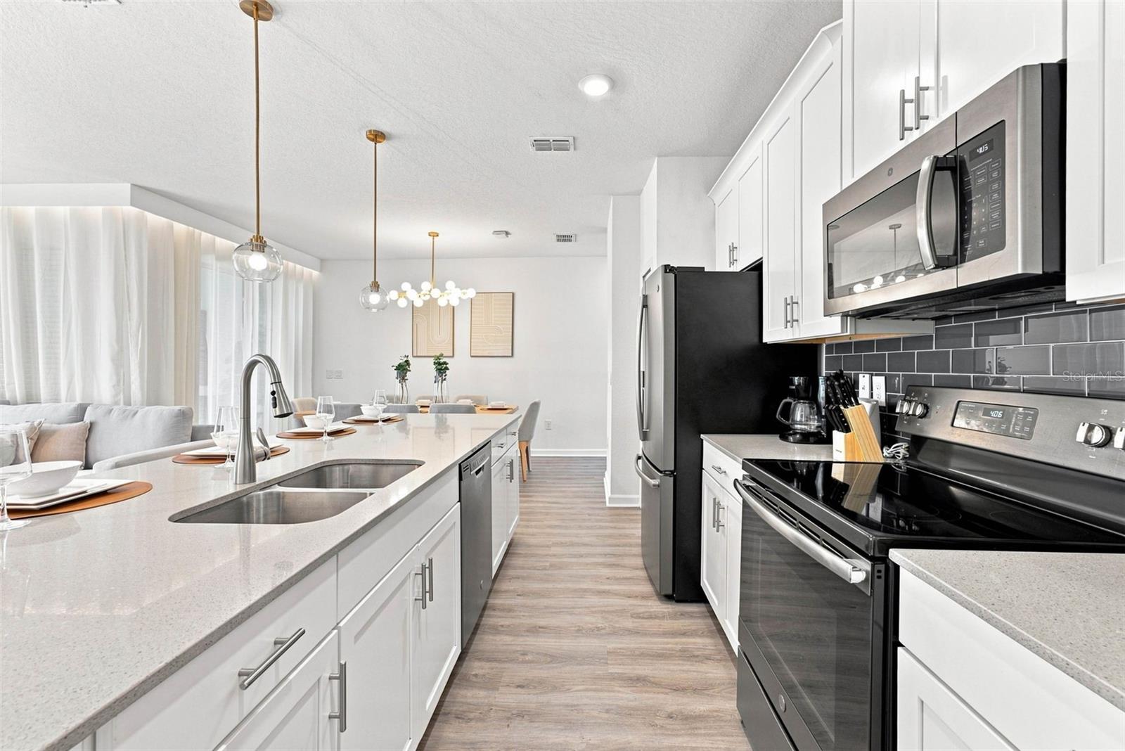 880 PEBBLE BEACH DRIVE, Davenport, FL 33896