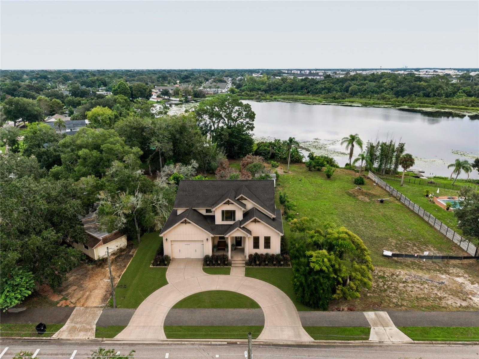 1111 N BUMBY AVENUE, Orlando, FL 32803 1111 N BUMBY AVENUE, Orlando, FL 32803
