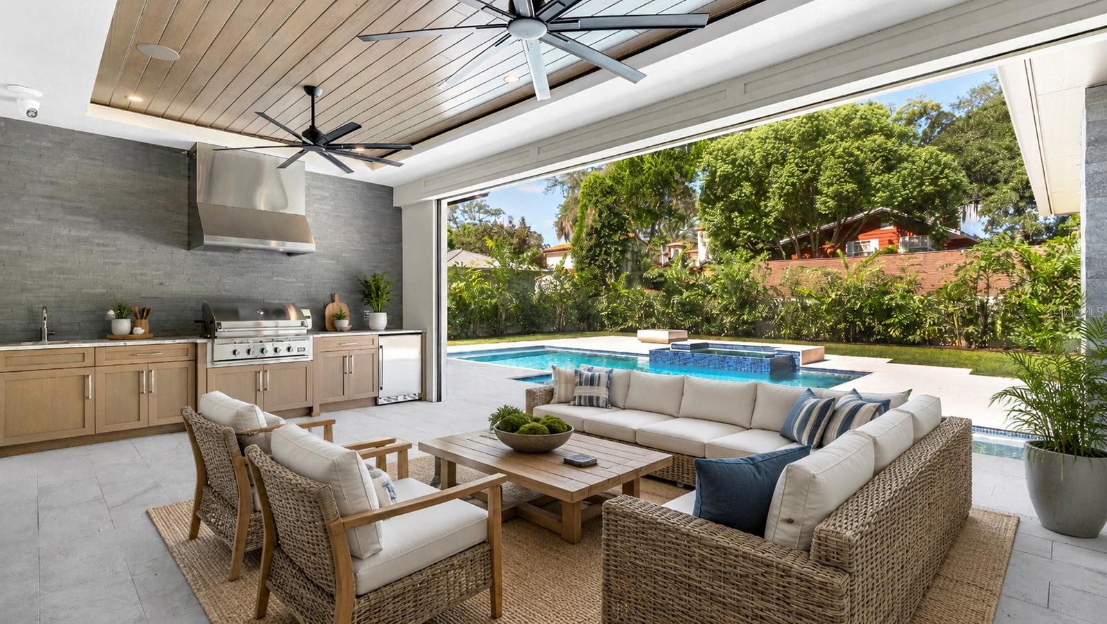 Lanai | Staged