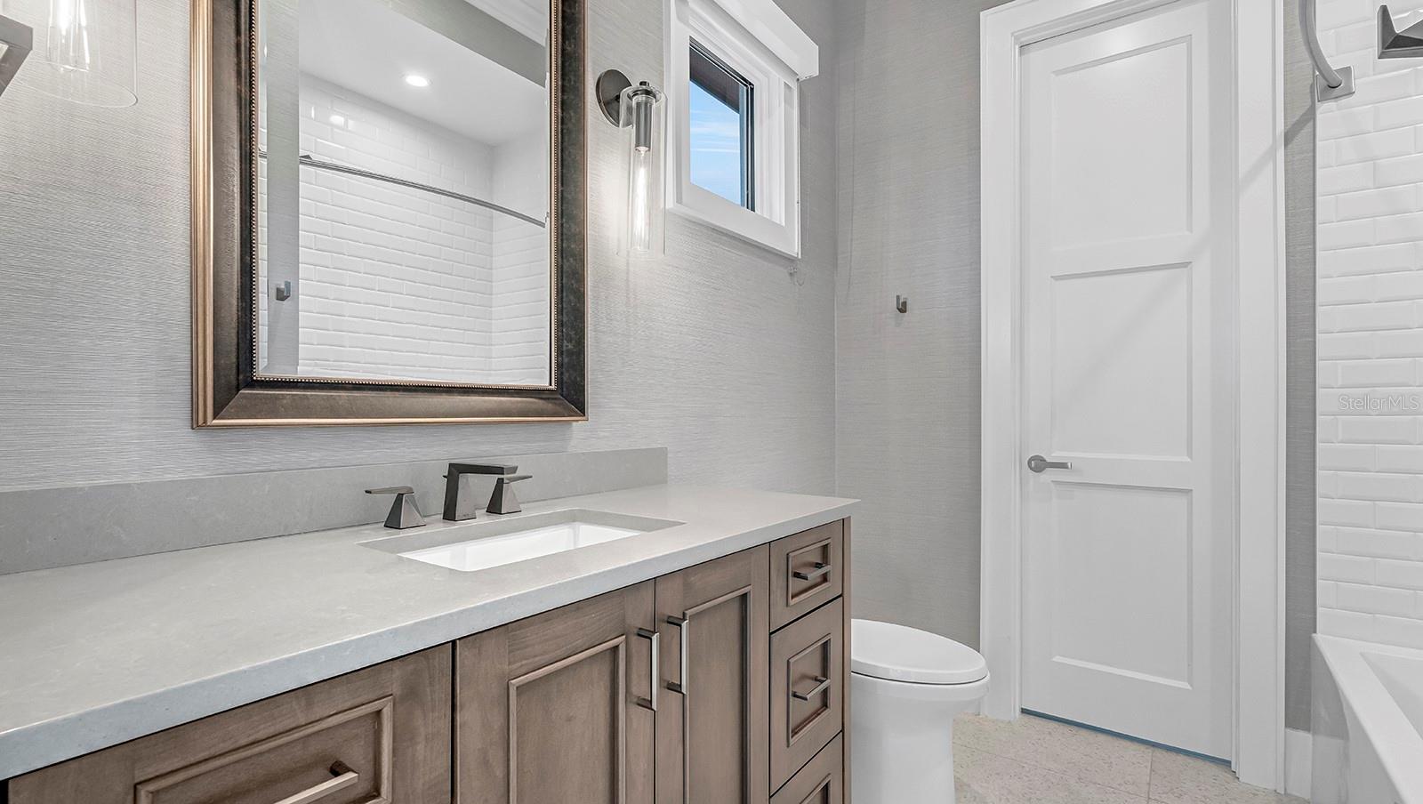 Bedroom 5 Ensuite Bath