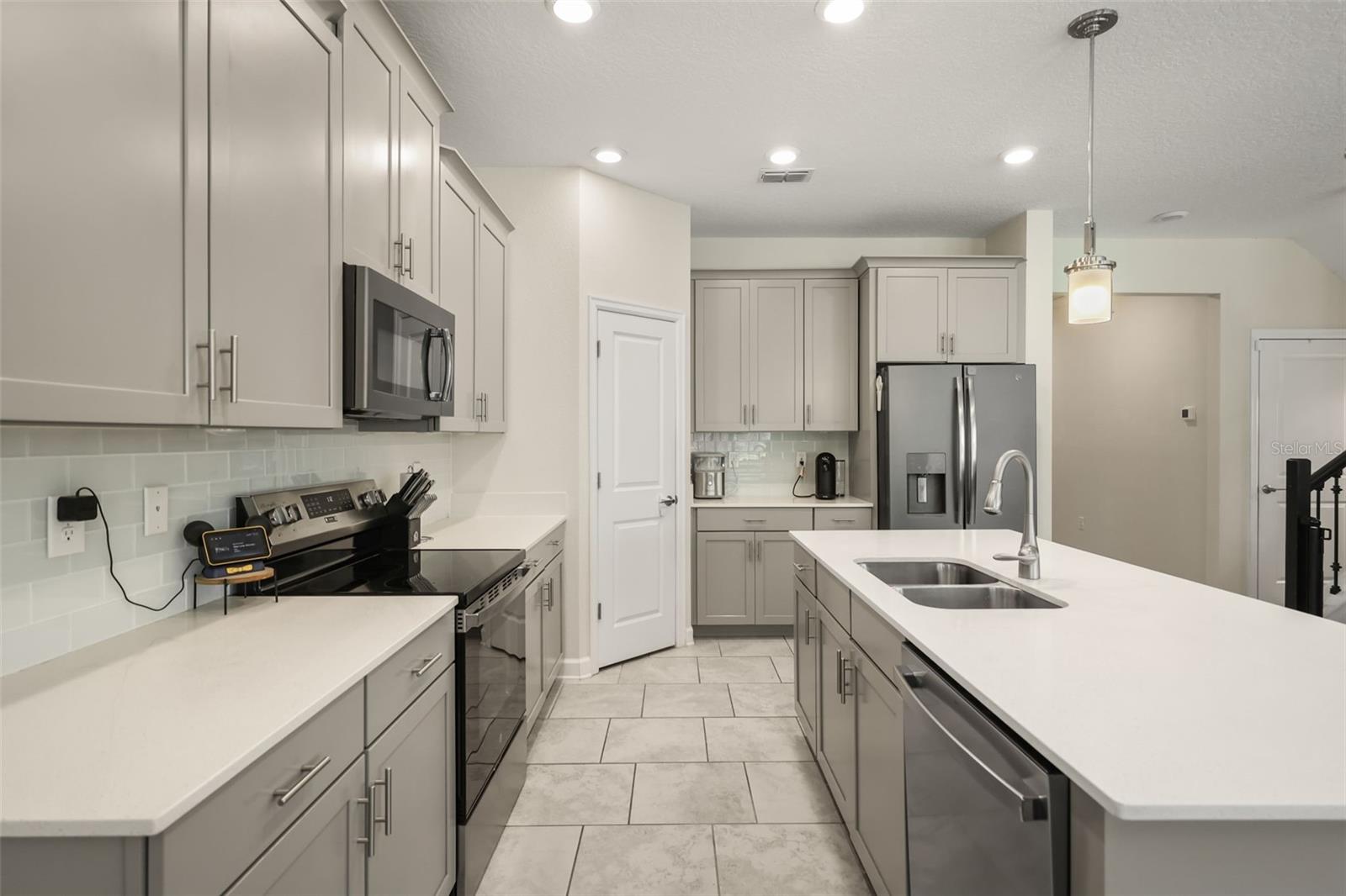 512 WESTCHESTER COURT, Davenport, FL 33837