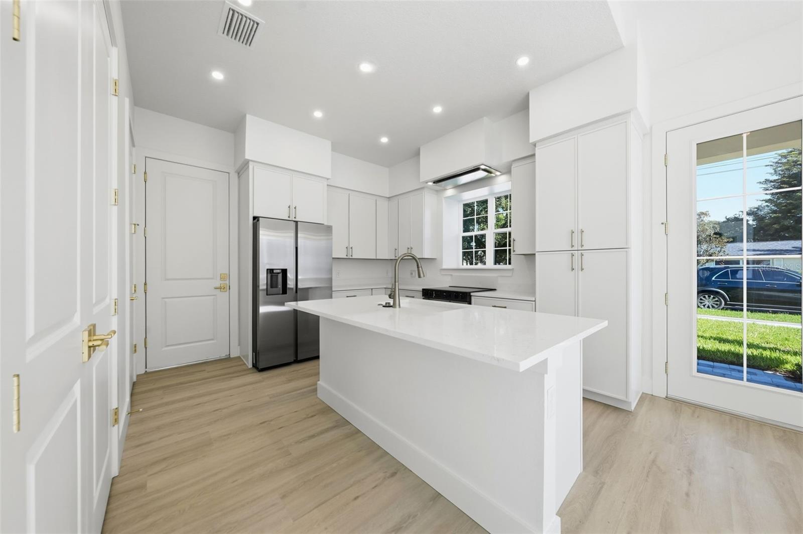 1514 WILSON AVENUE, Orlando, FL 32804