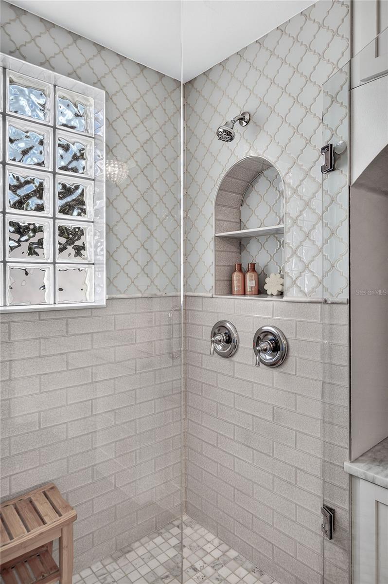 Primary shower