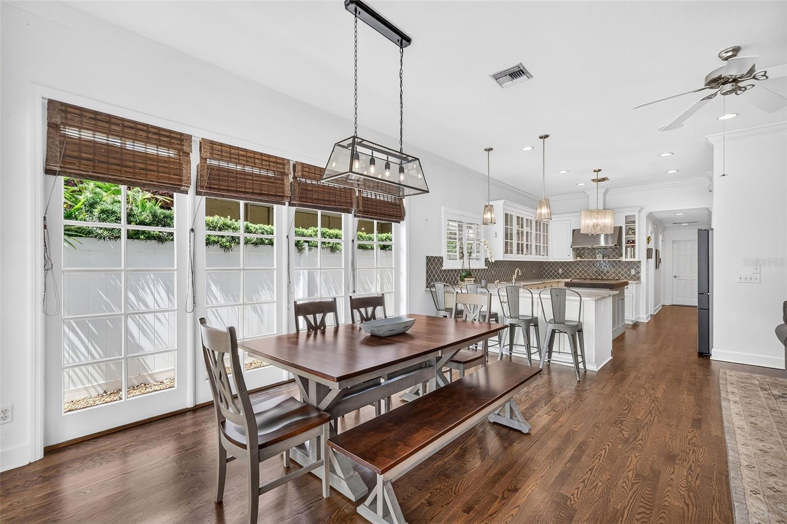 Kitchen table area