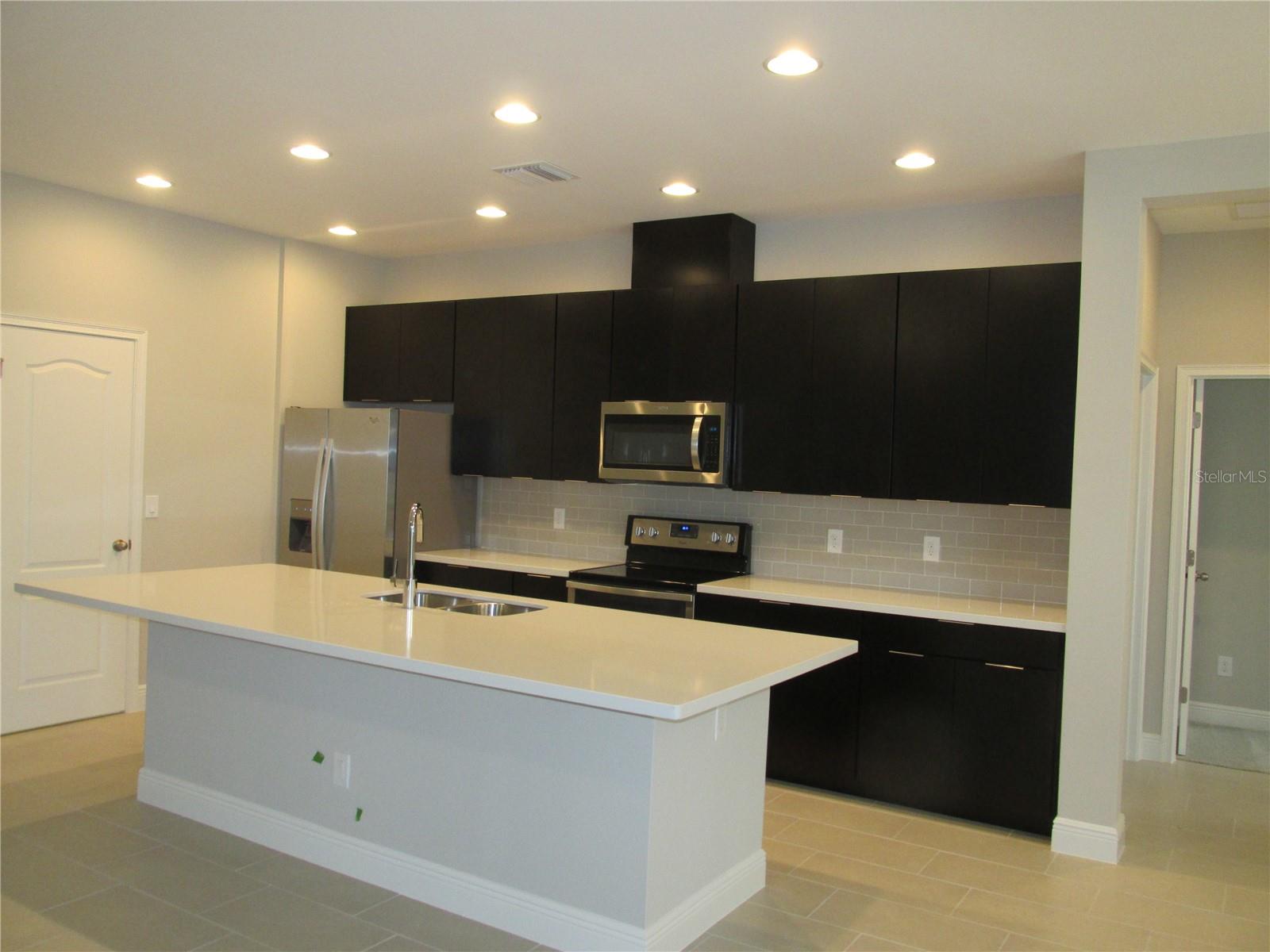 7252 BACKWOODS TRAIL, Windermere, FL 34786 7252 BACKWOODS TRAIL, Windermere, FL 34786