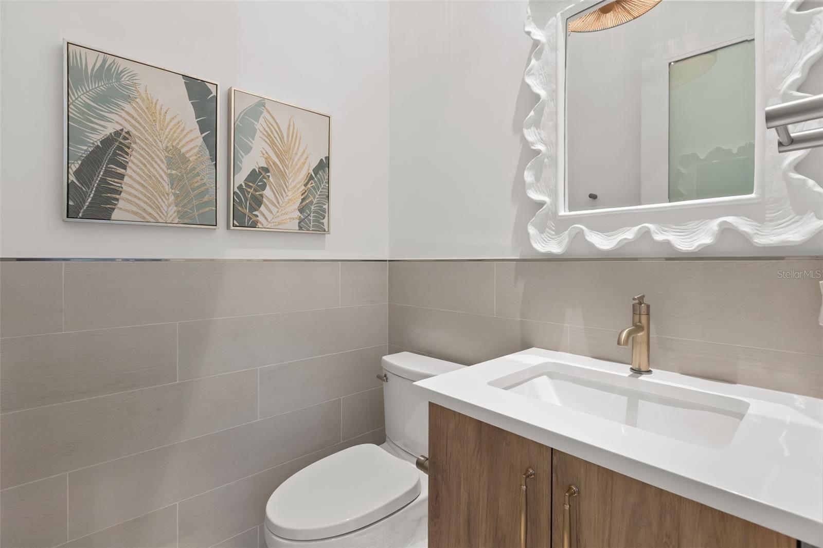 3207 Middlesex Rd. pool bathroom