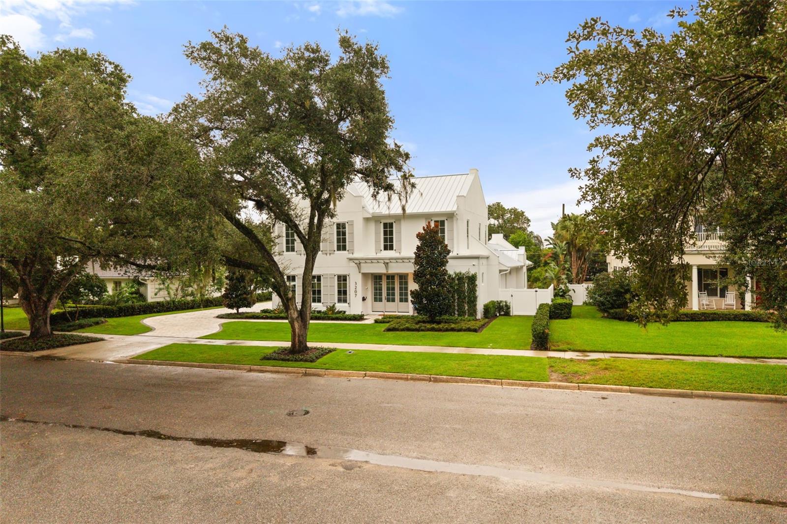 3207 Middlesex Rd. on a typical rainy Florida day!