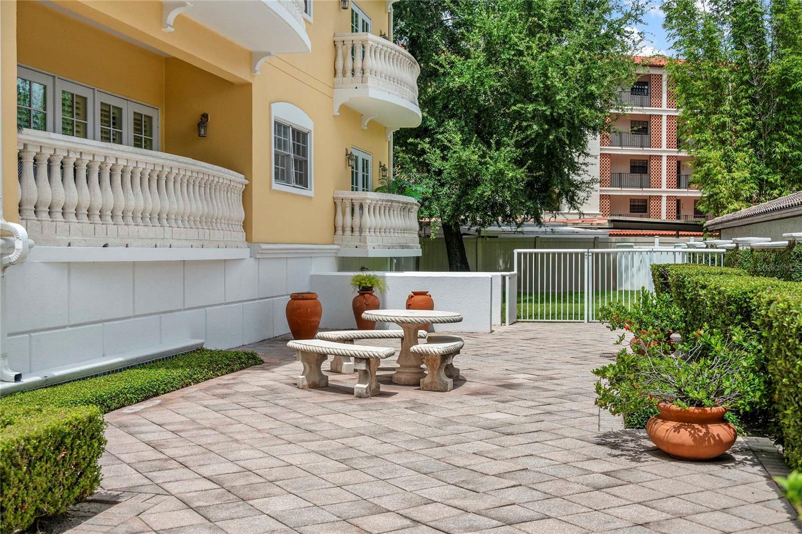 200 S INTERLACHEN AVENUE, #350, Winter Park, FL 32789 200 S INTERLACHEN AVENUE, #350, Winter Park, FL 32789