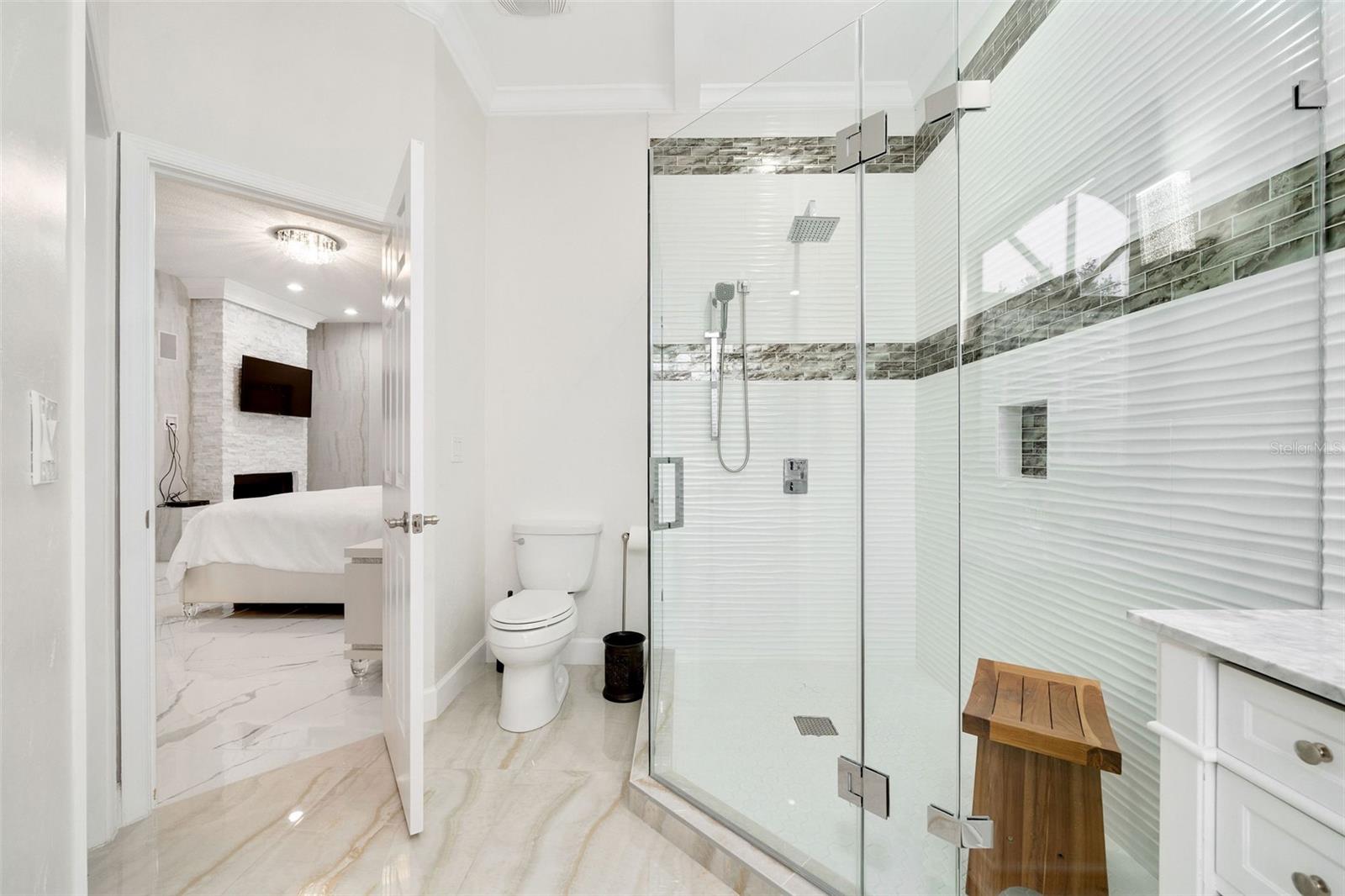 Dual Primary Bath