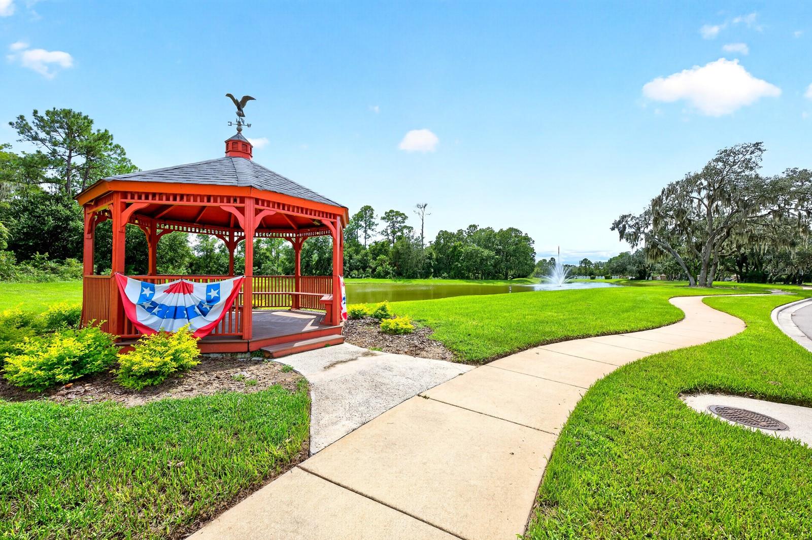 Lakes of Windermere-Peachtree offers a beautiful natural setting surrounded by trees and conservation.