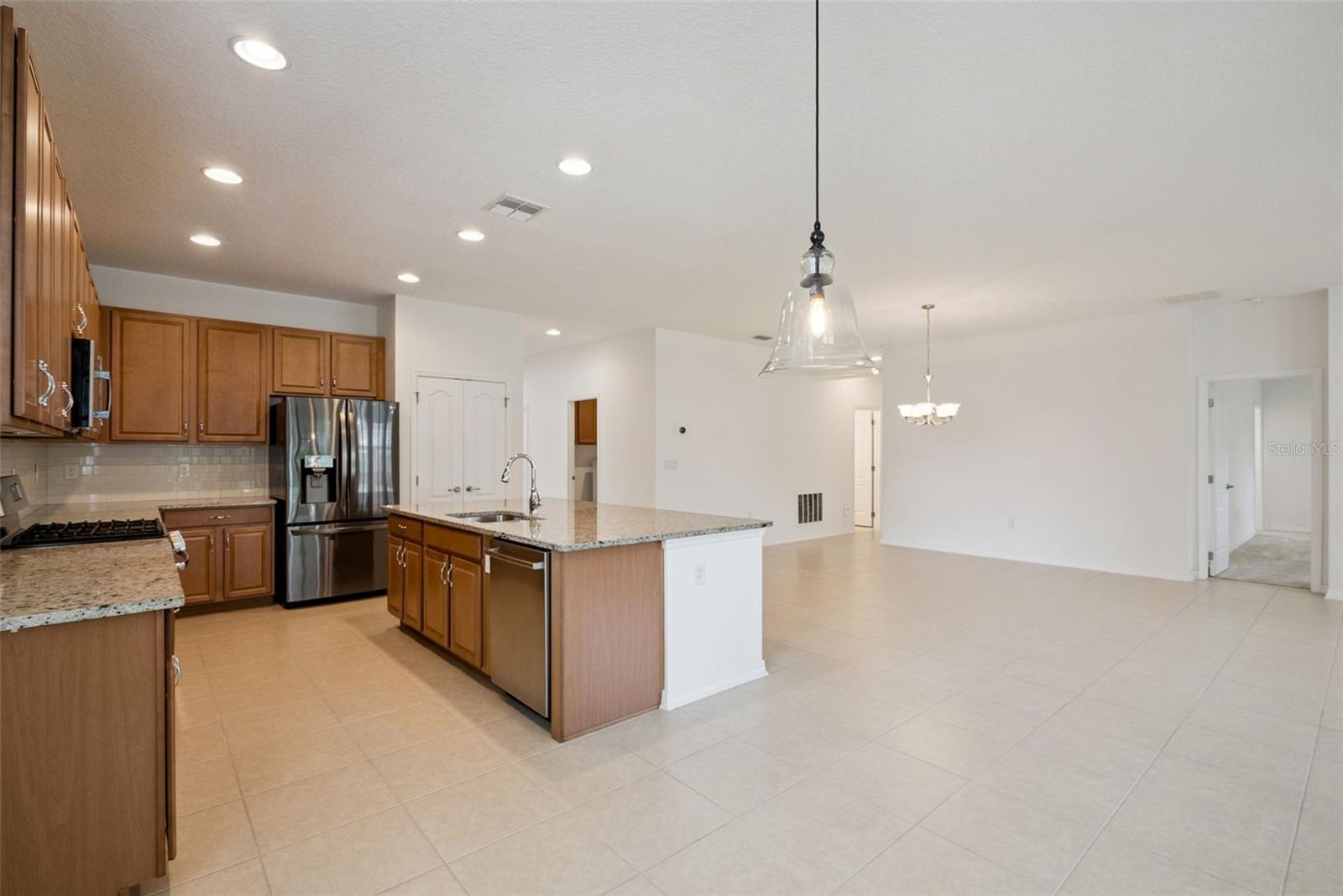 211 LUGANO WAY, Debary, FL 32713