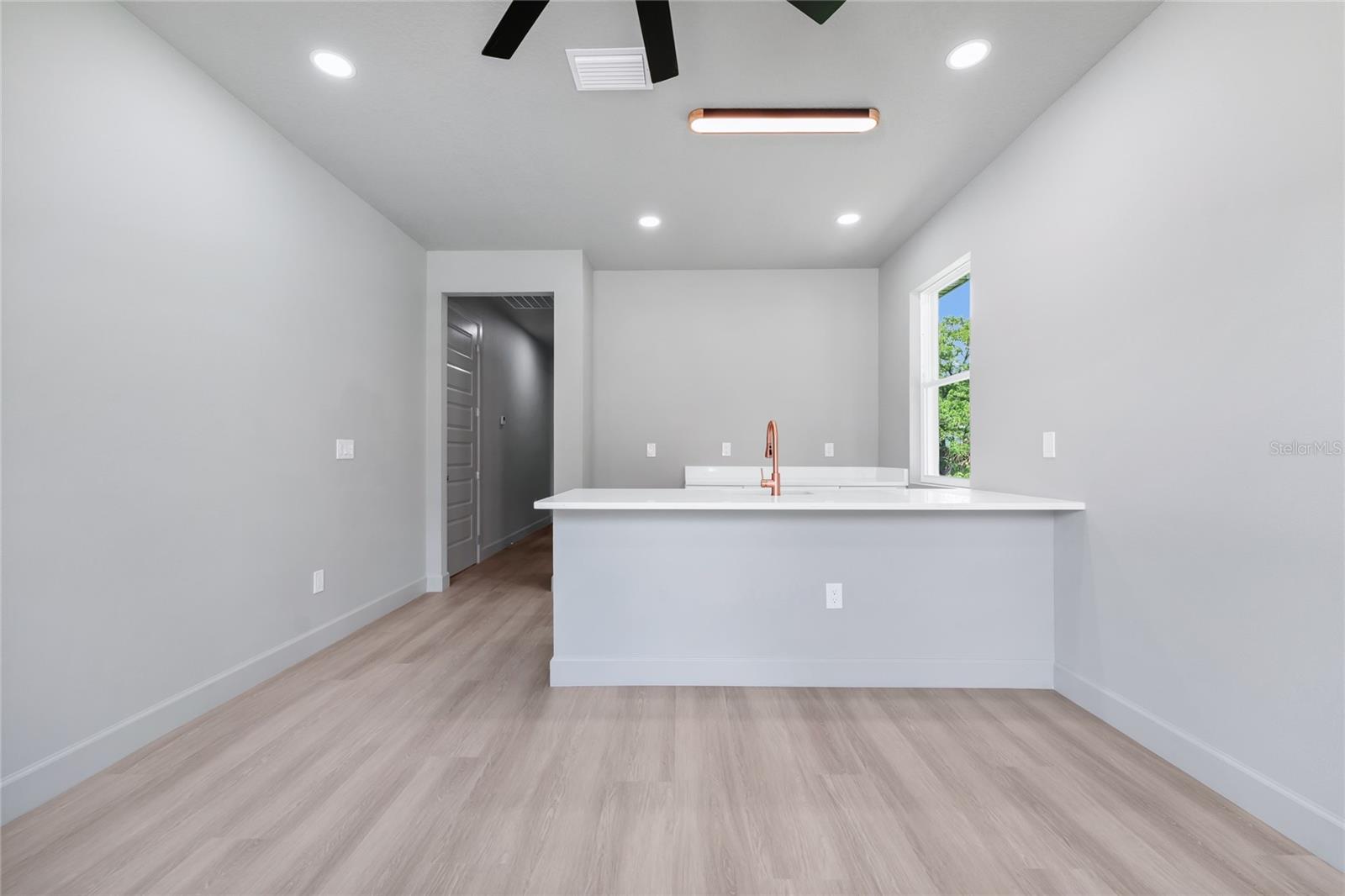 2034 E GRANT AVENUE, Orlando, FL 32806