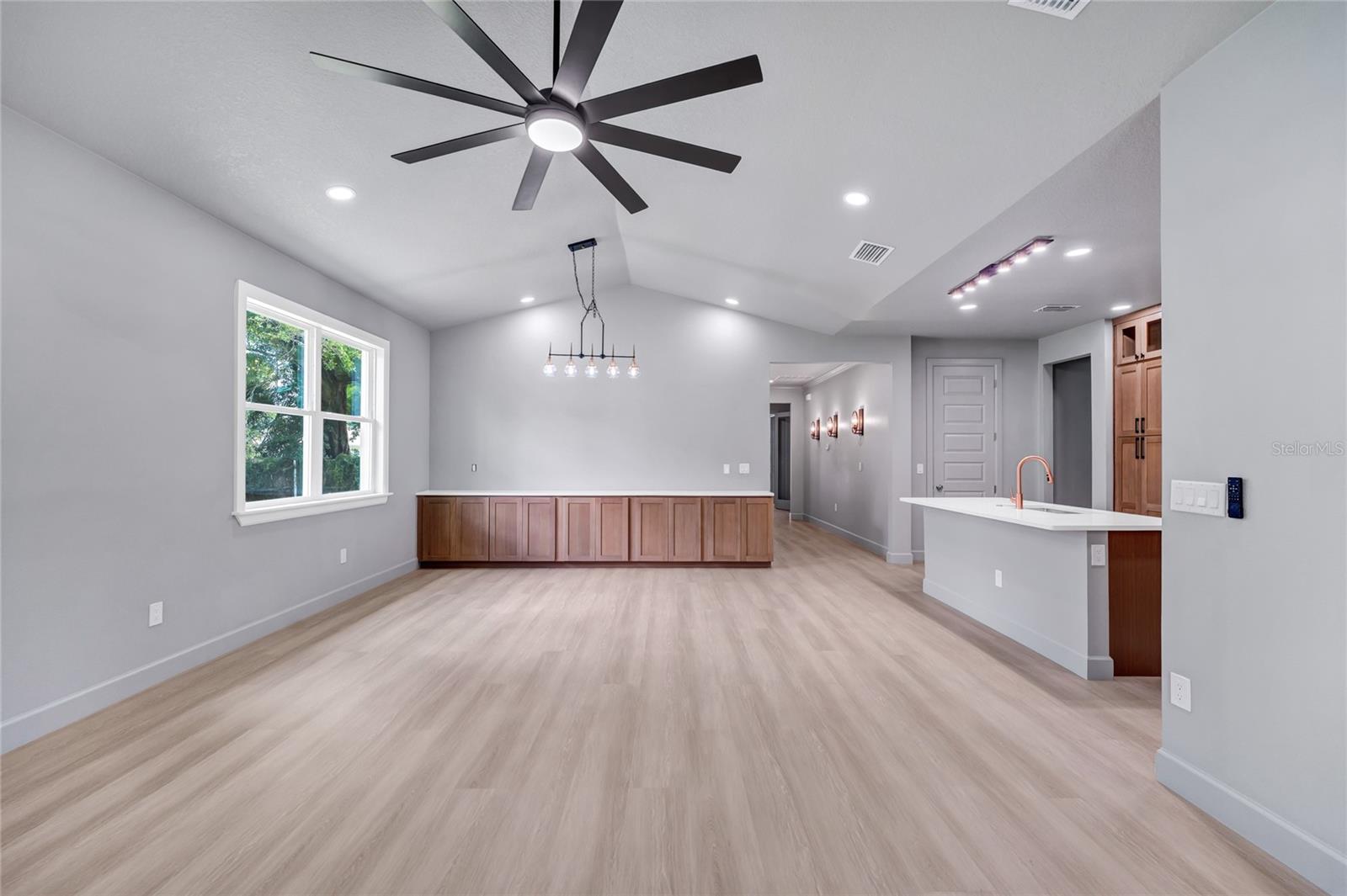 2034 E GRANT AVENUE, Orlando, FL 32806