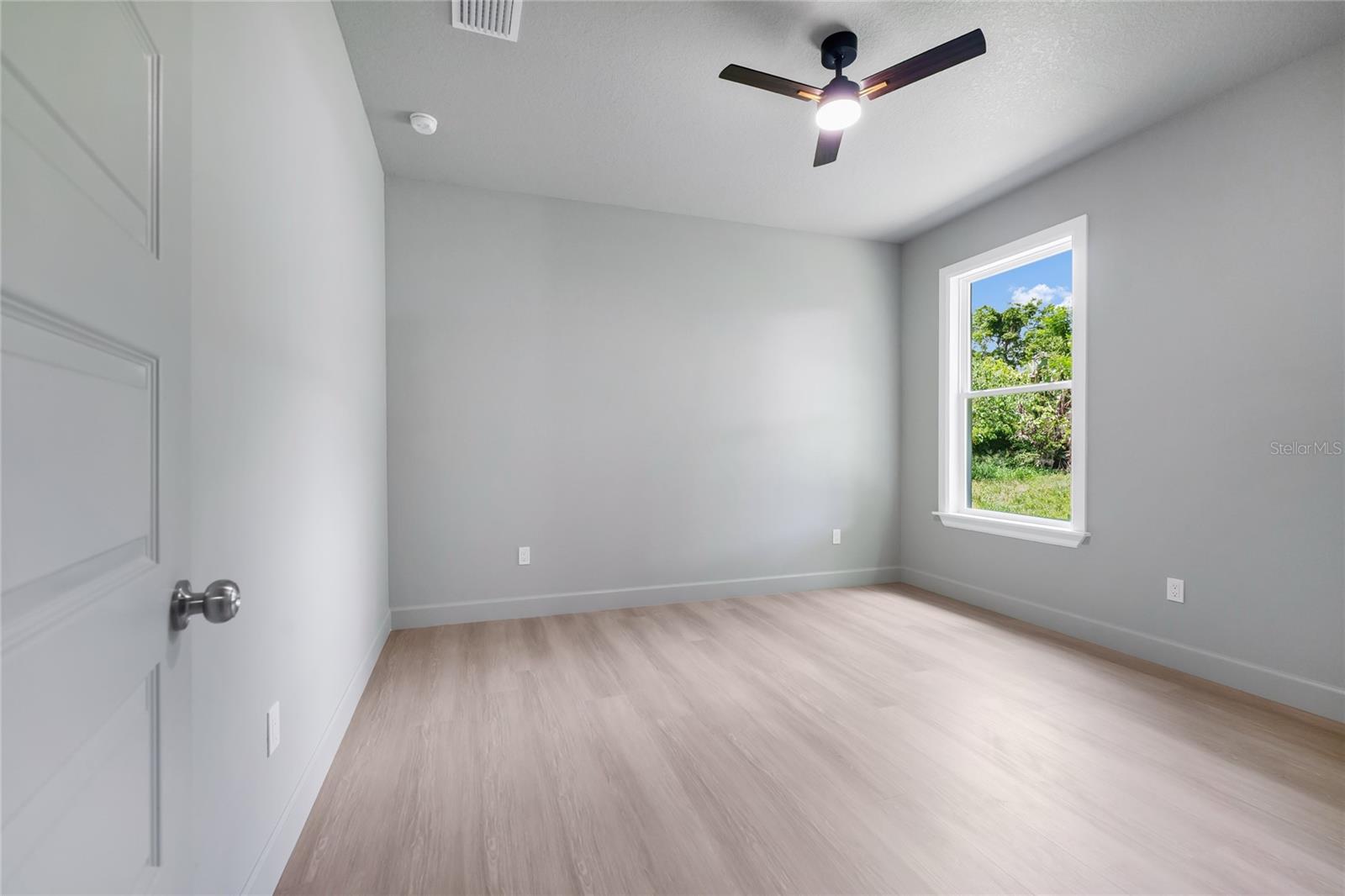 2034 E GRANT AVENUE, Orlando, FL 32806