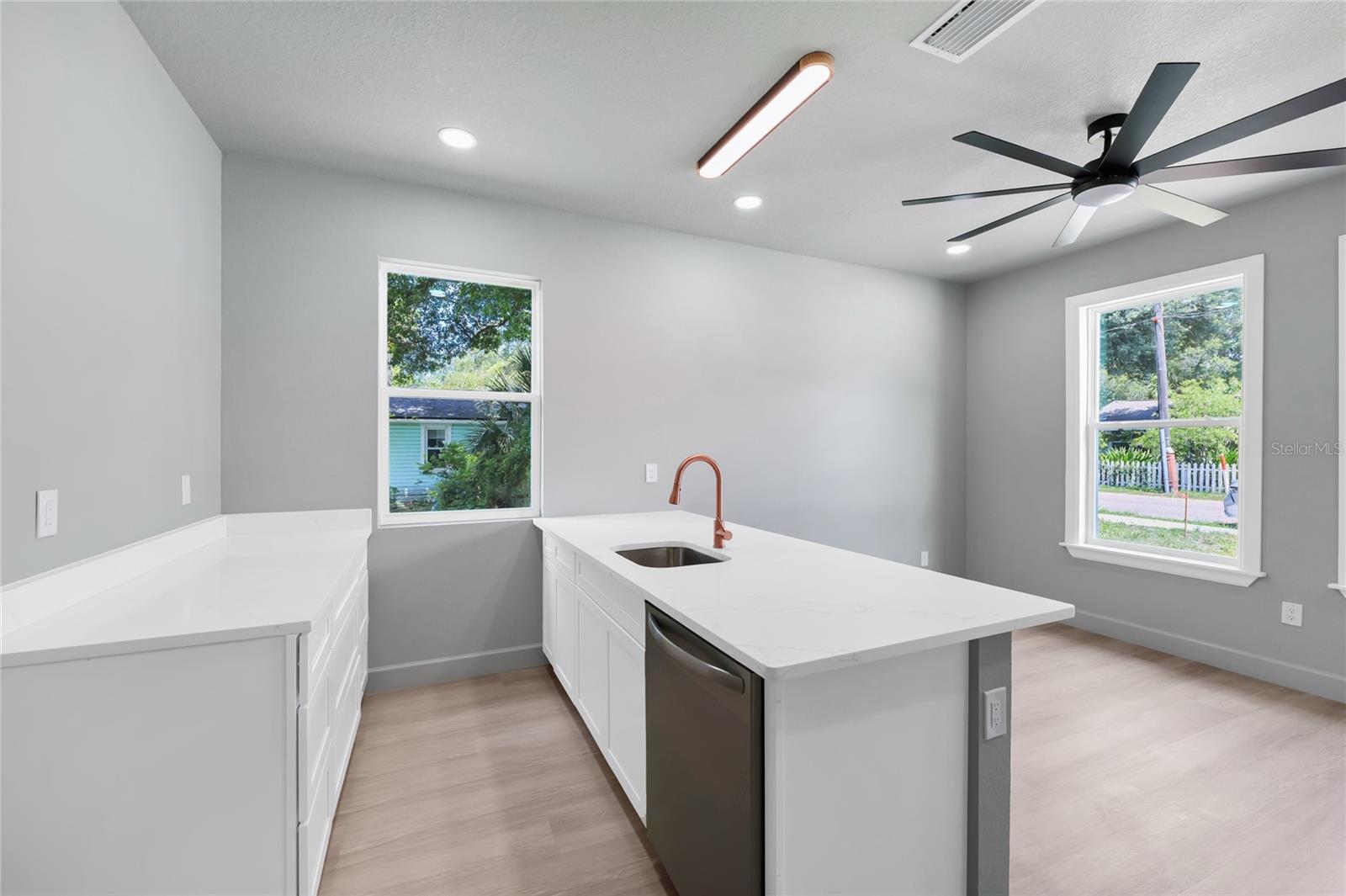 2034 E GRANT AVENUE, Orlando, FL 32806