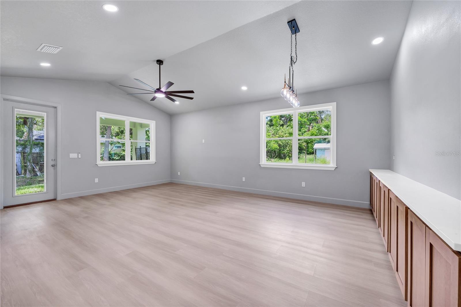 2034 E GRANT AVENUE, Orlando, FL 32806