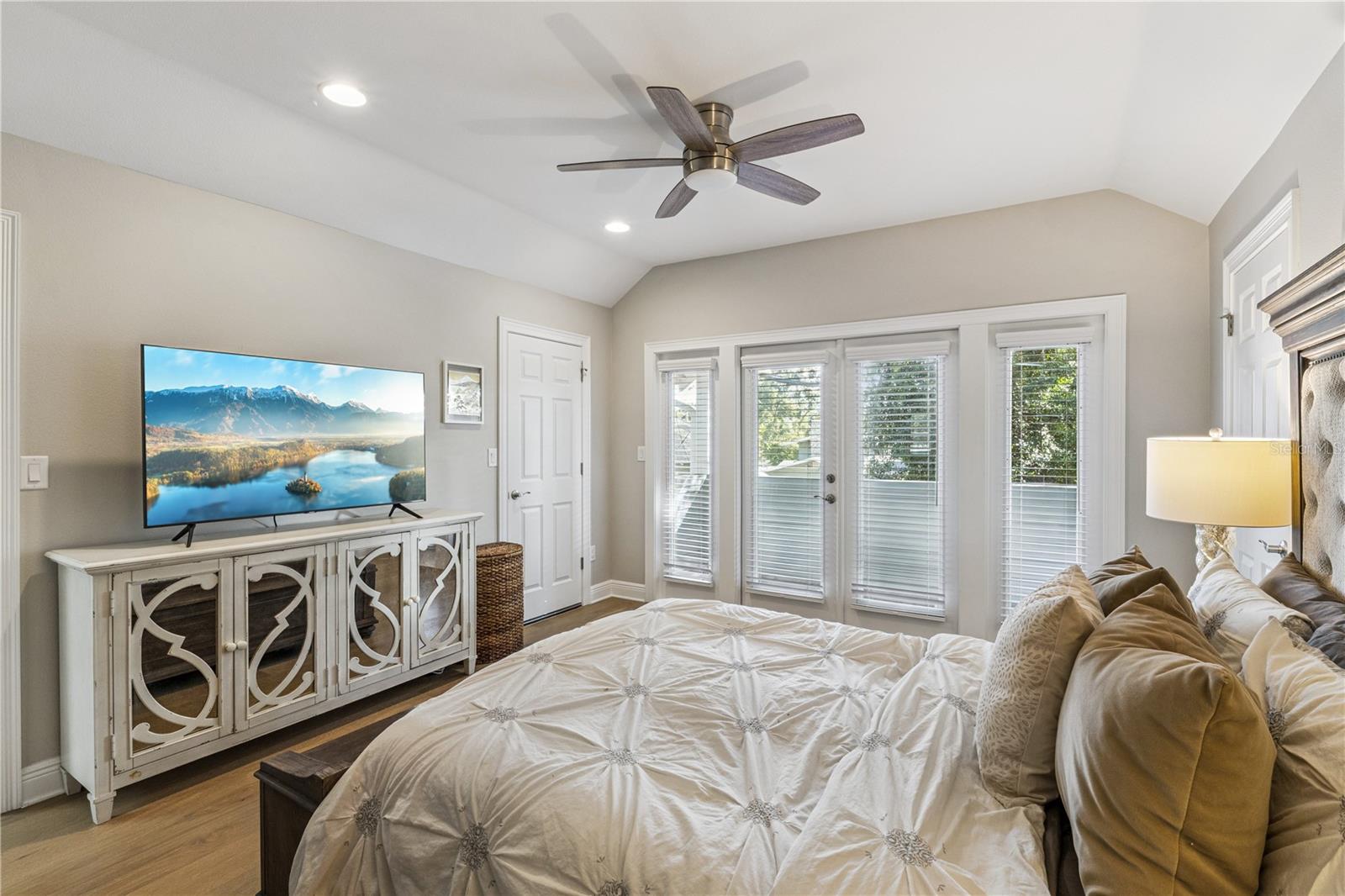 210 HIBISCUS COURT, Orlando, FL 32801
