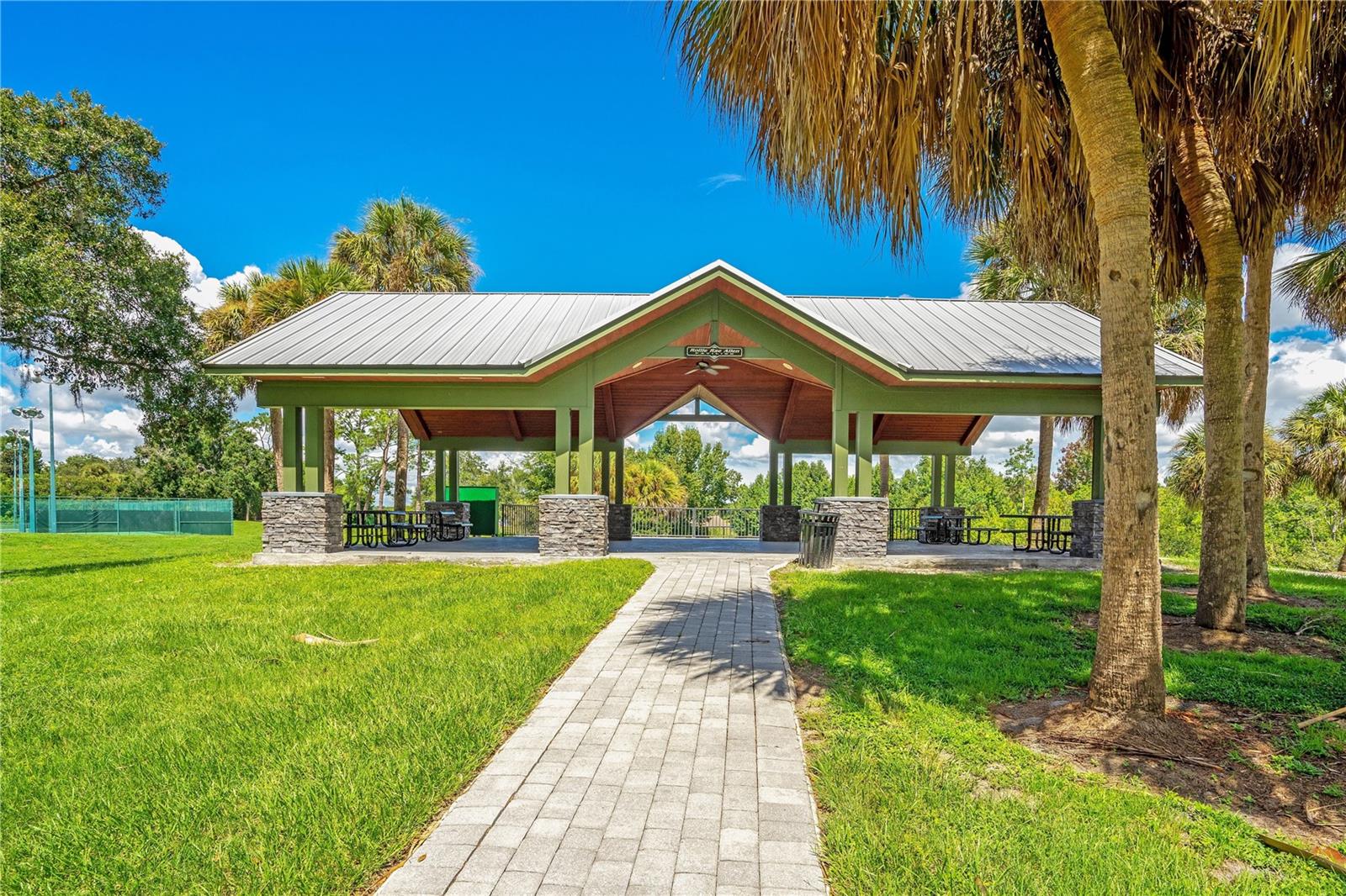 515 W 2ND AVENUE, Windermere, FL 34786