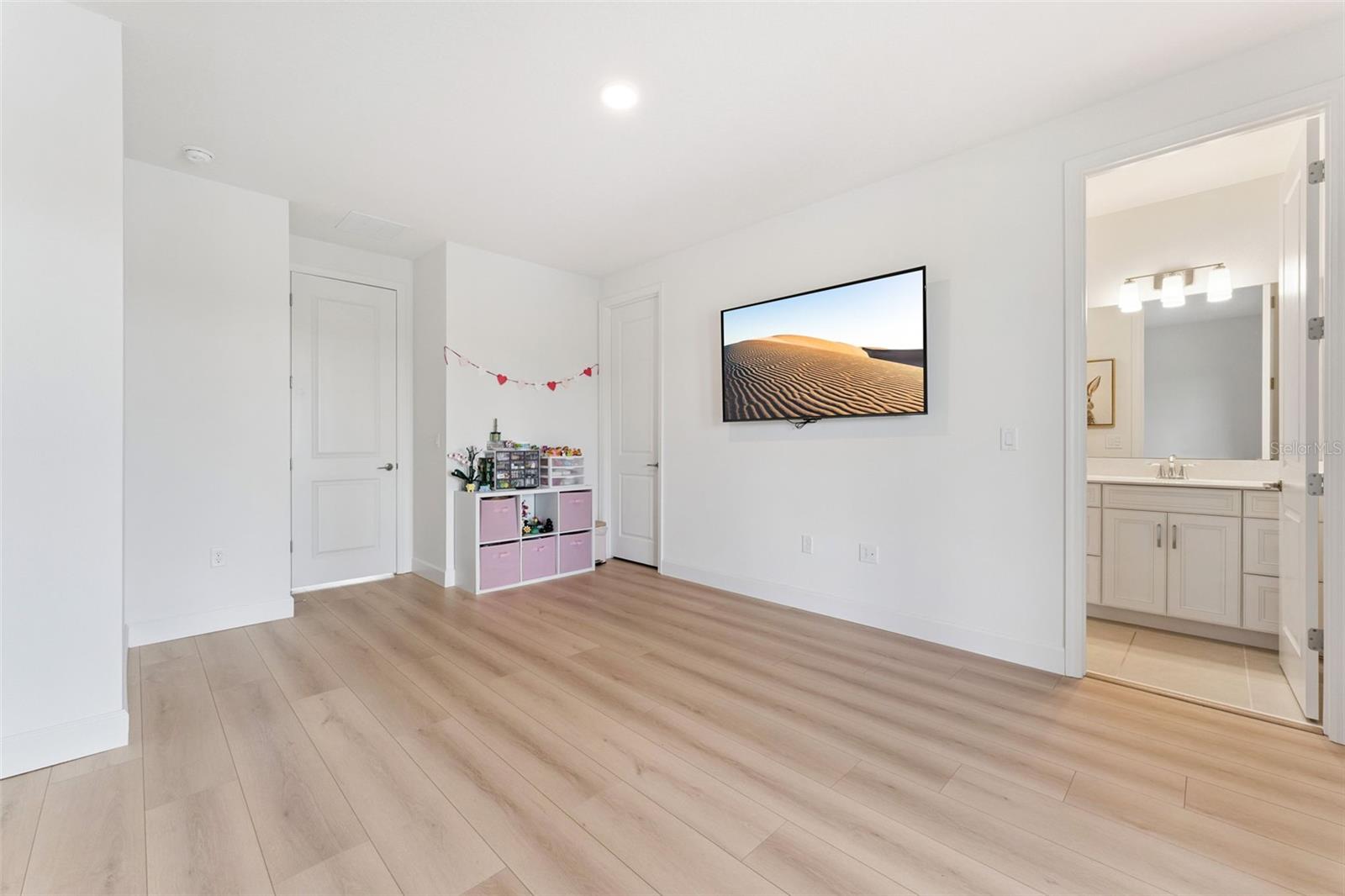 Upstairs Bedroom 2 w Private Ensuite