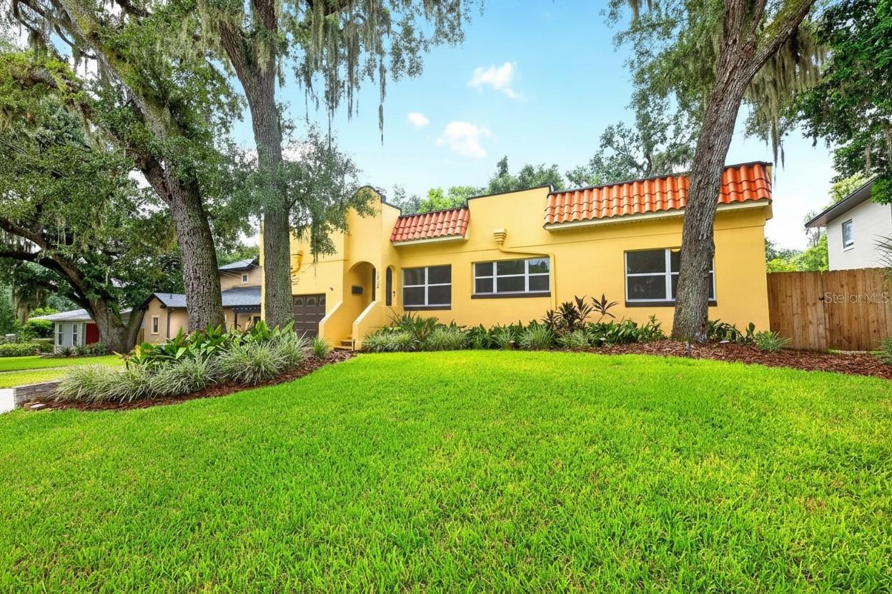 DOWNTOWN ORLANDO CHARACTER, SPACE AND A BACKYARD THAT FEELS LIKE A PRIVATE ESCAPE! DOWNTOWN ORLANDO CHARACTER, SPACE AND A BACKYARD THAT FEELS LIKE A PRIVATE ESCAPE!