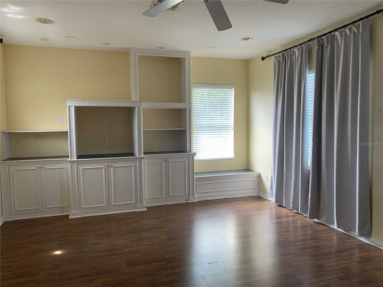 UPSTAIRS BONUS ROOM
