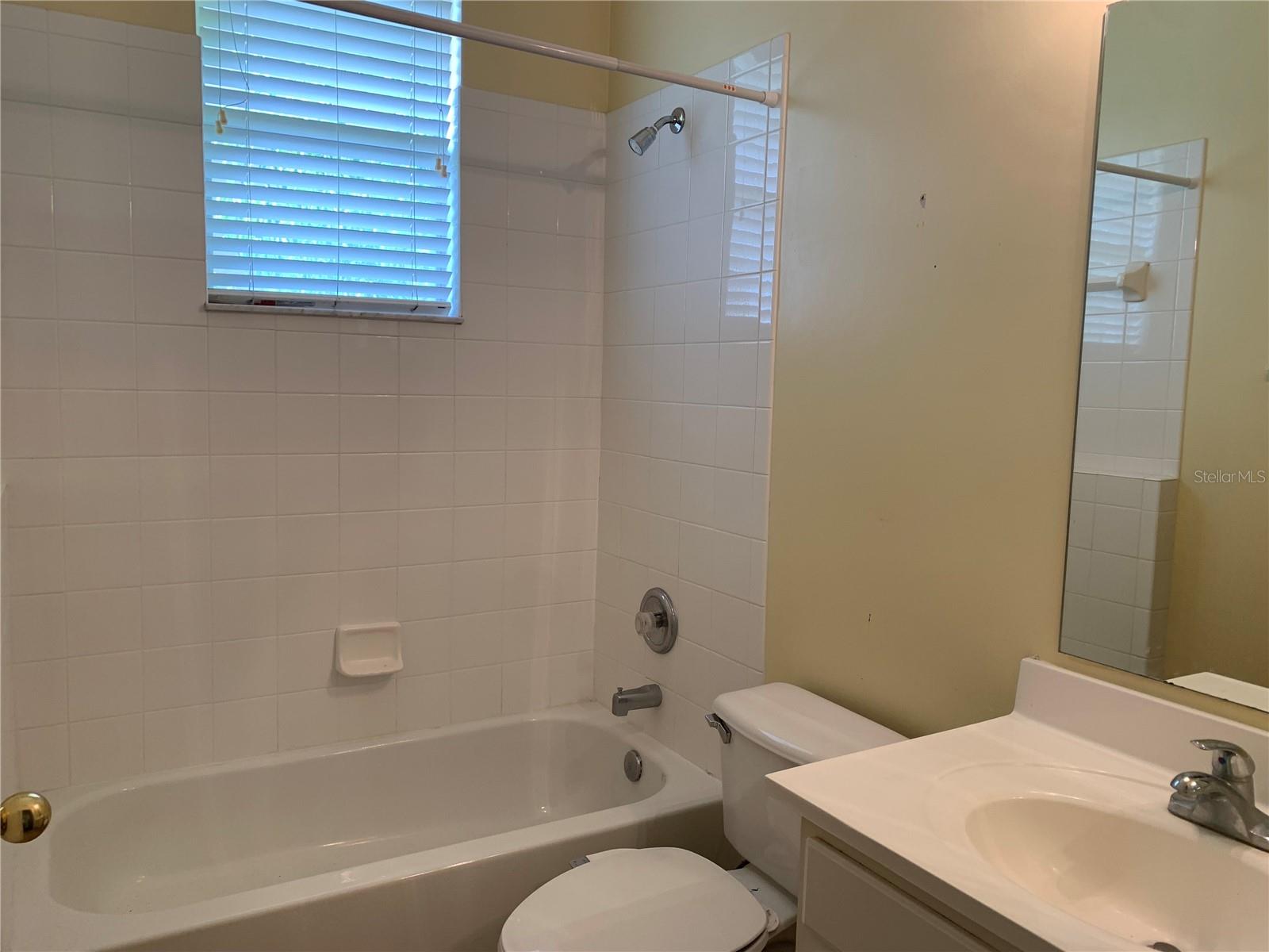 SECONDARY FULL BATH