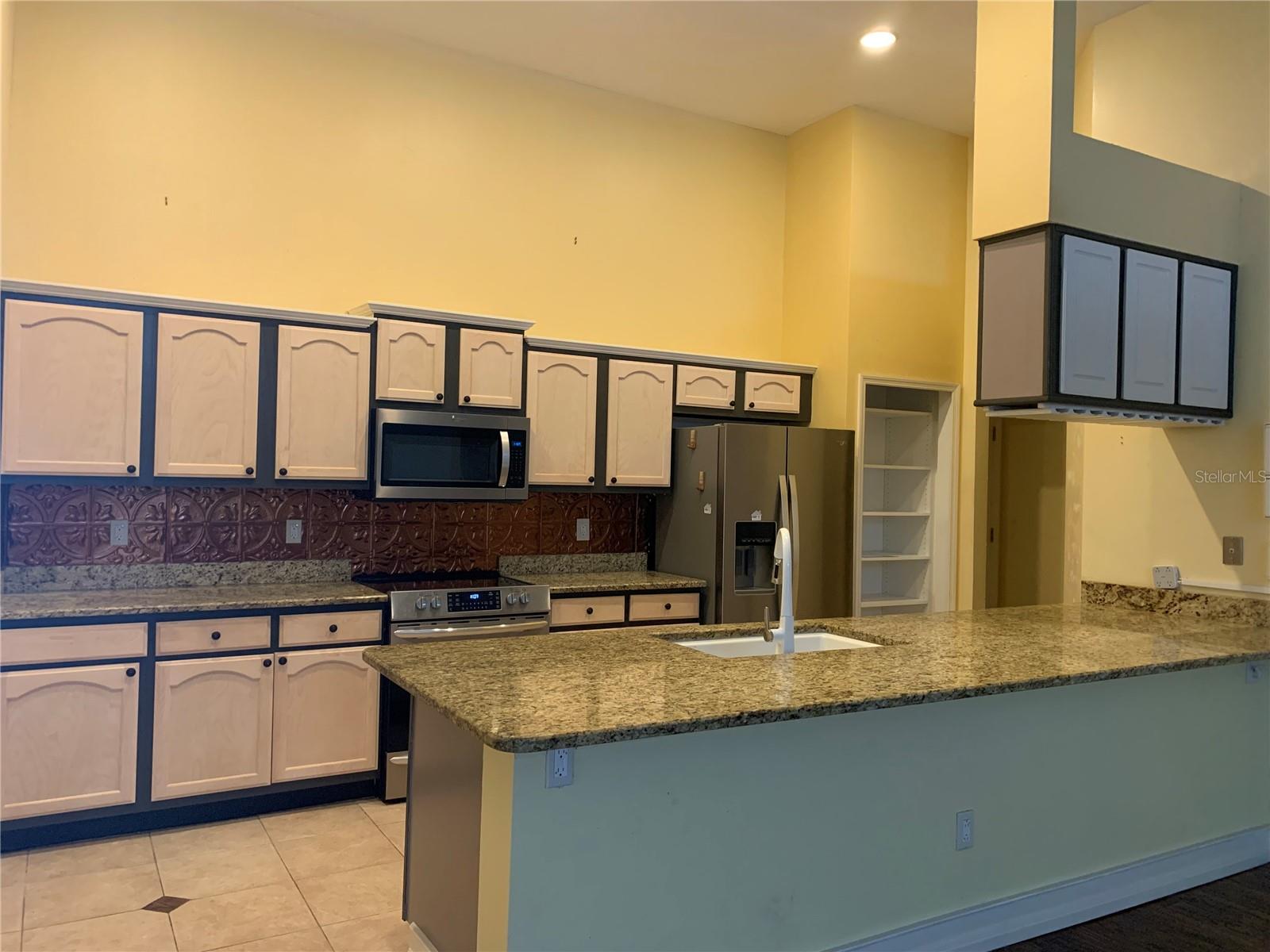 UPDATED KITCHEN  GRANITE, STAINLESS