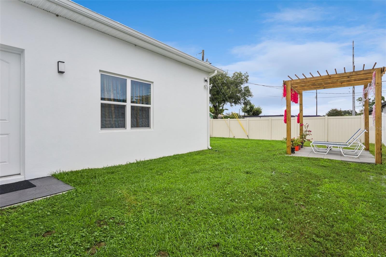 Pergola/Backyard