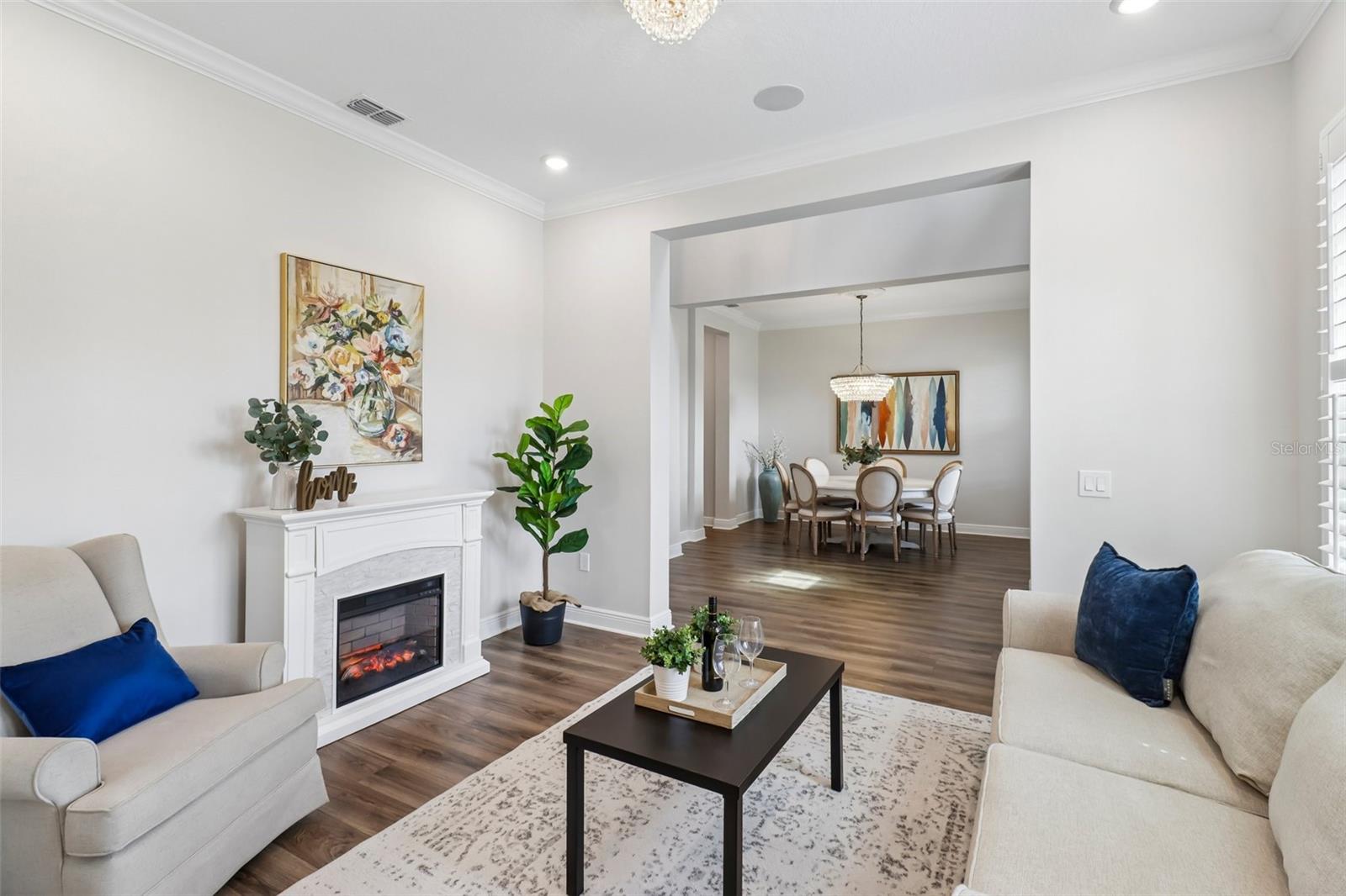 Formal living & dining rooms