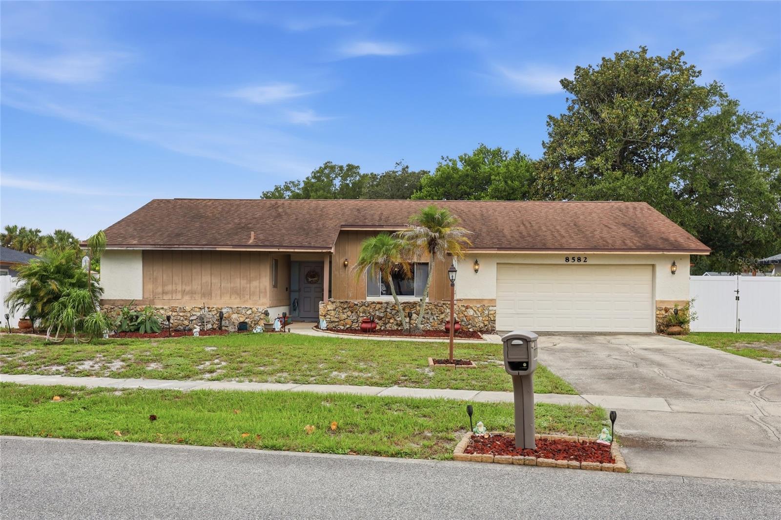 8582 CEDAR COVE DRIVE, Orlando, FL 32819 8582 CEDAR COVE DRIVE, Orlando, FL 32819