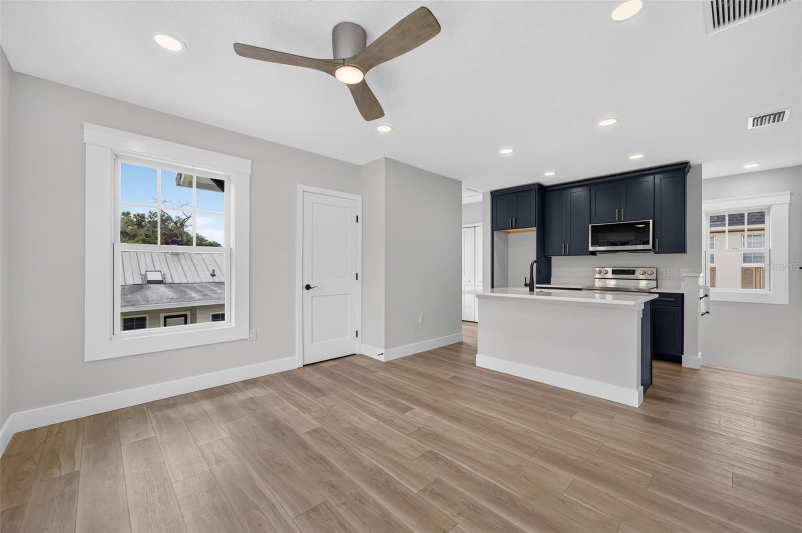 323 E AMELIA STREET, Orlando, FL 32801
